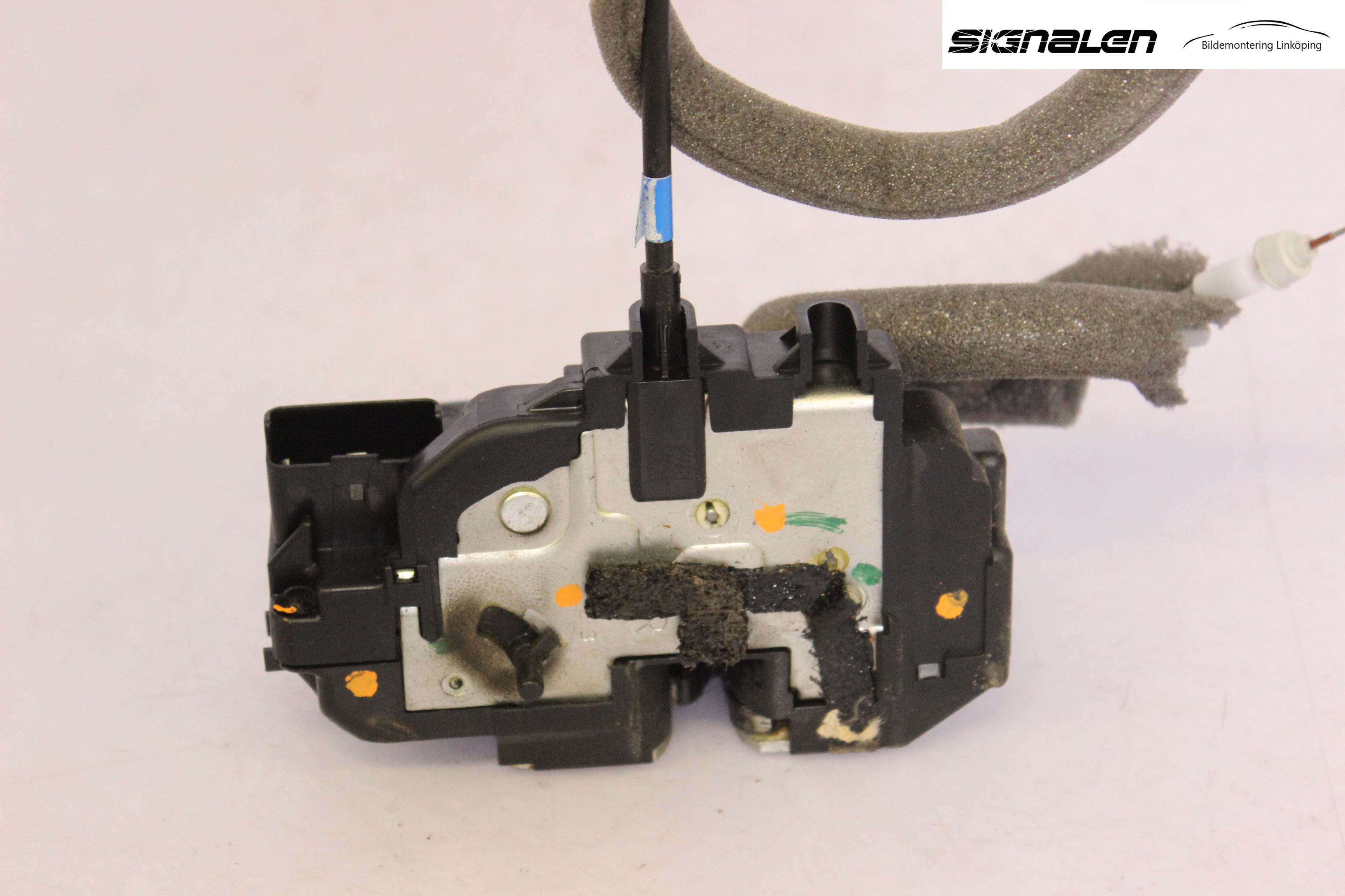 Nissan NAVARA 05-16 Låskista-Dörrlås