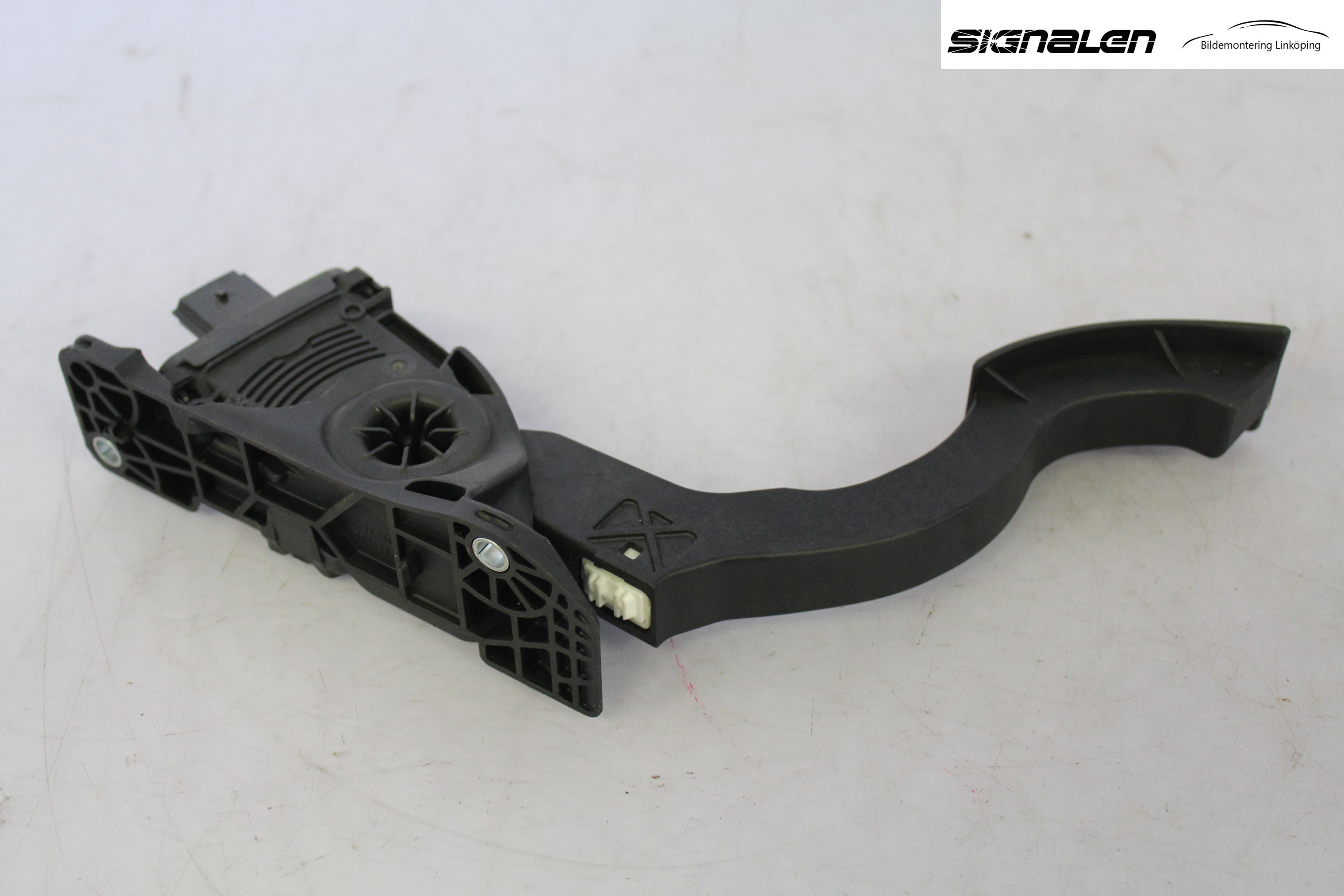 Volvo V40 CROSS COUNTRY 13-19 Gaspedal