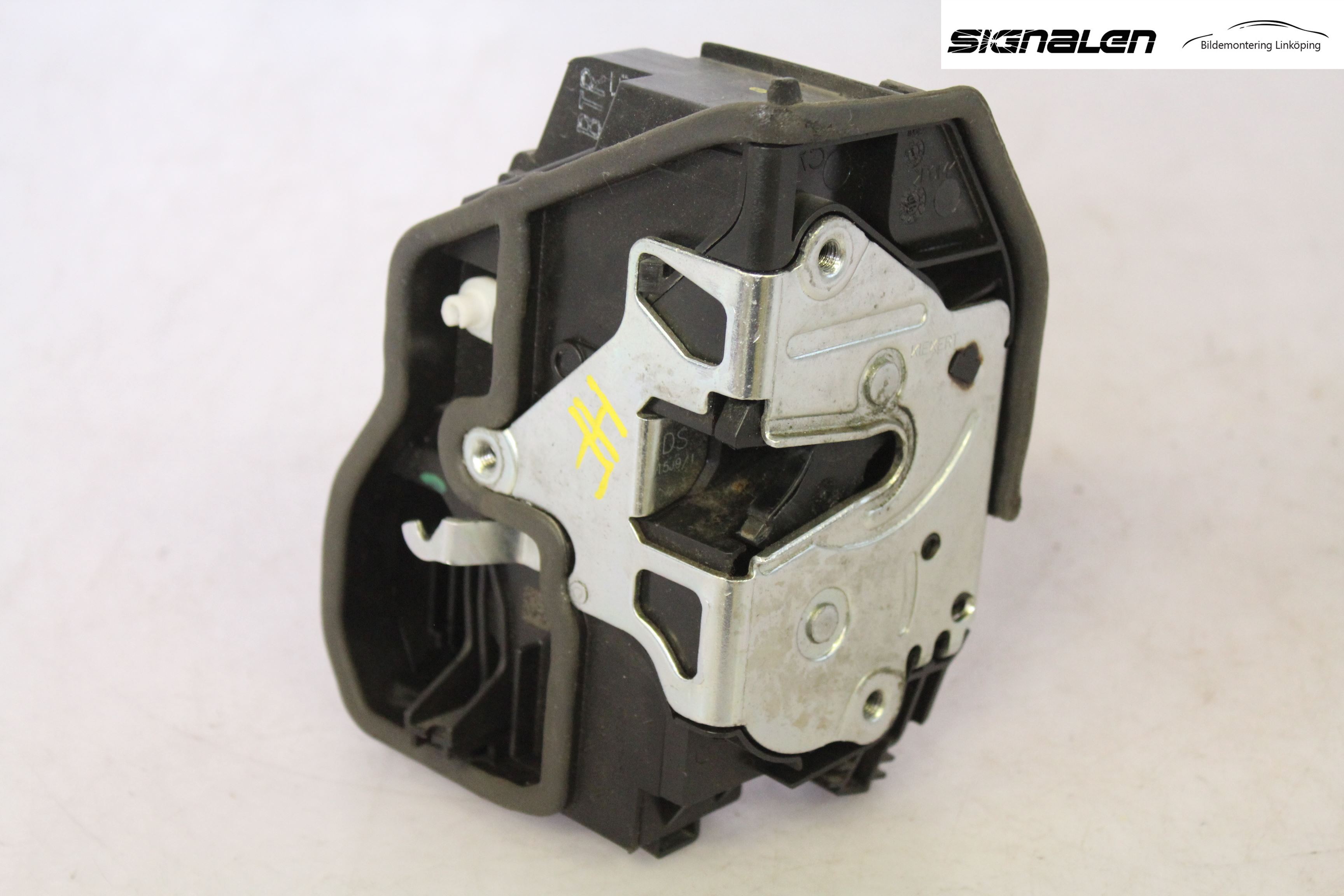 BMW X3 E83     03-10 Låskista-Dörrlås