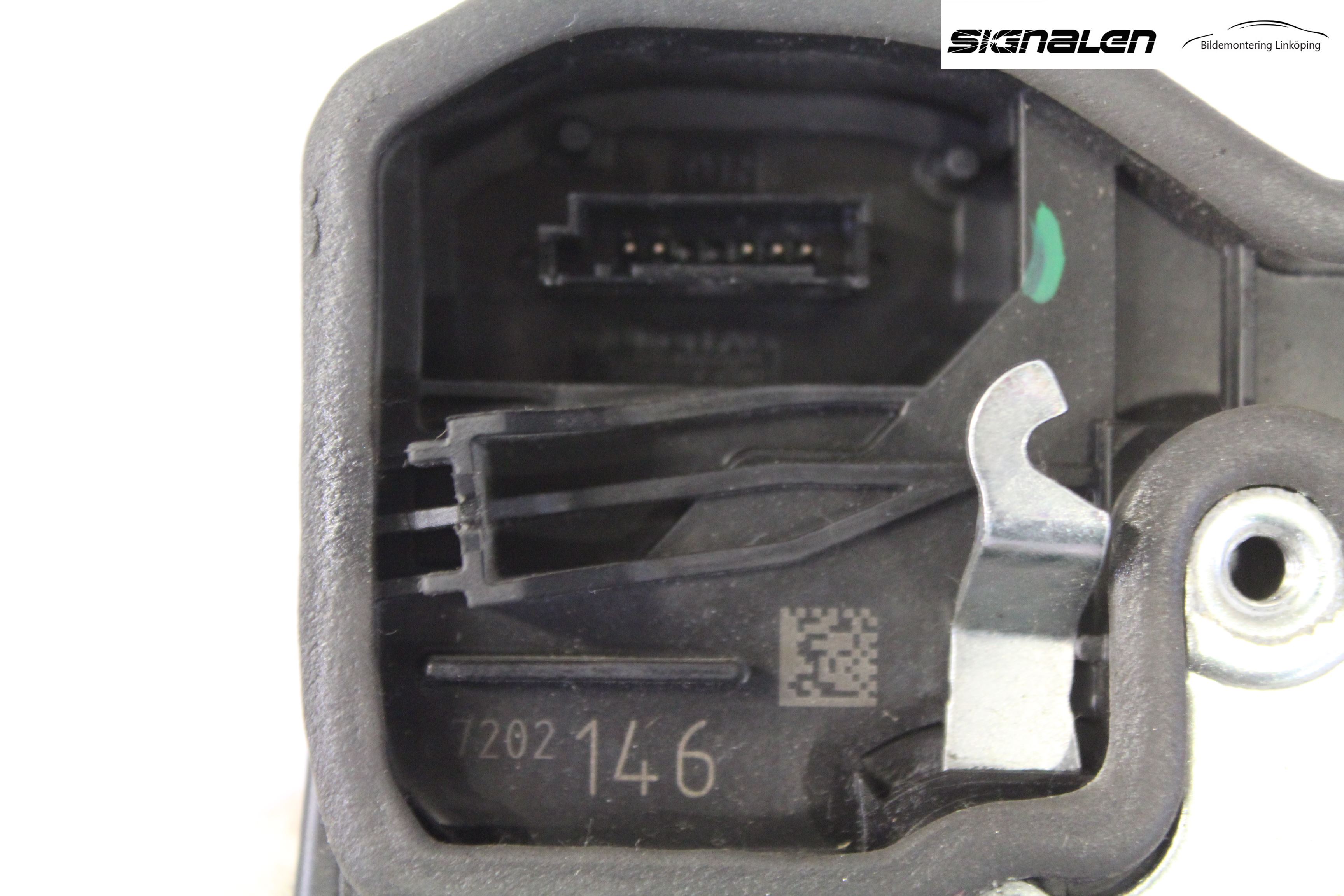 BMW X3 E83     03-10 Låskista-Dörrlås