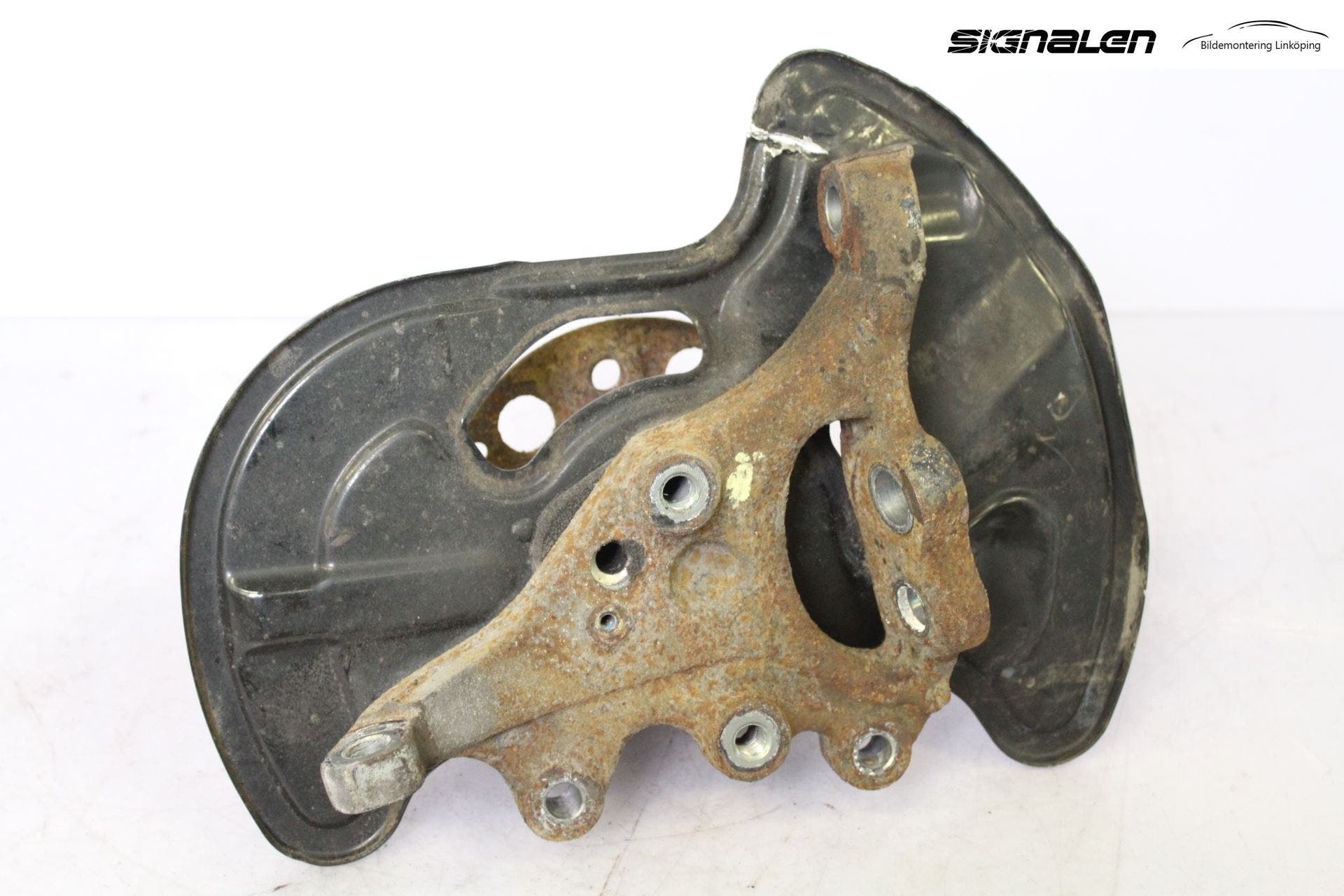 Mercedes-Benz MB C-KLASS (W204) 07-15 Styrspindel Lagerhus Vä