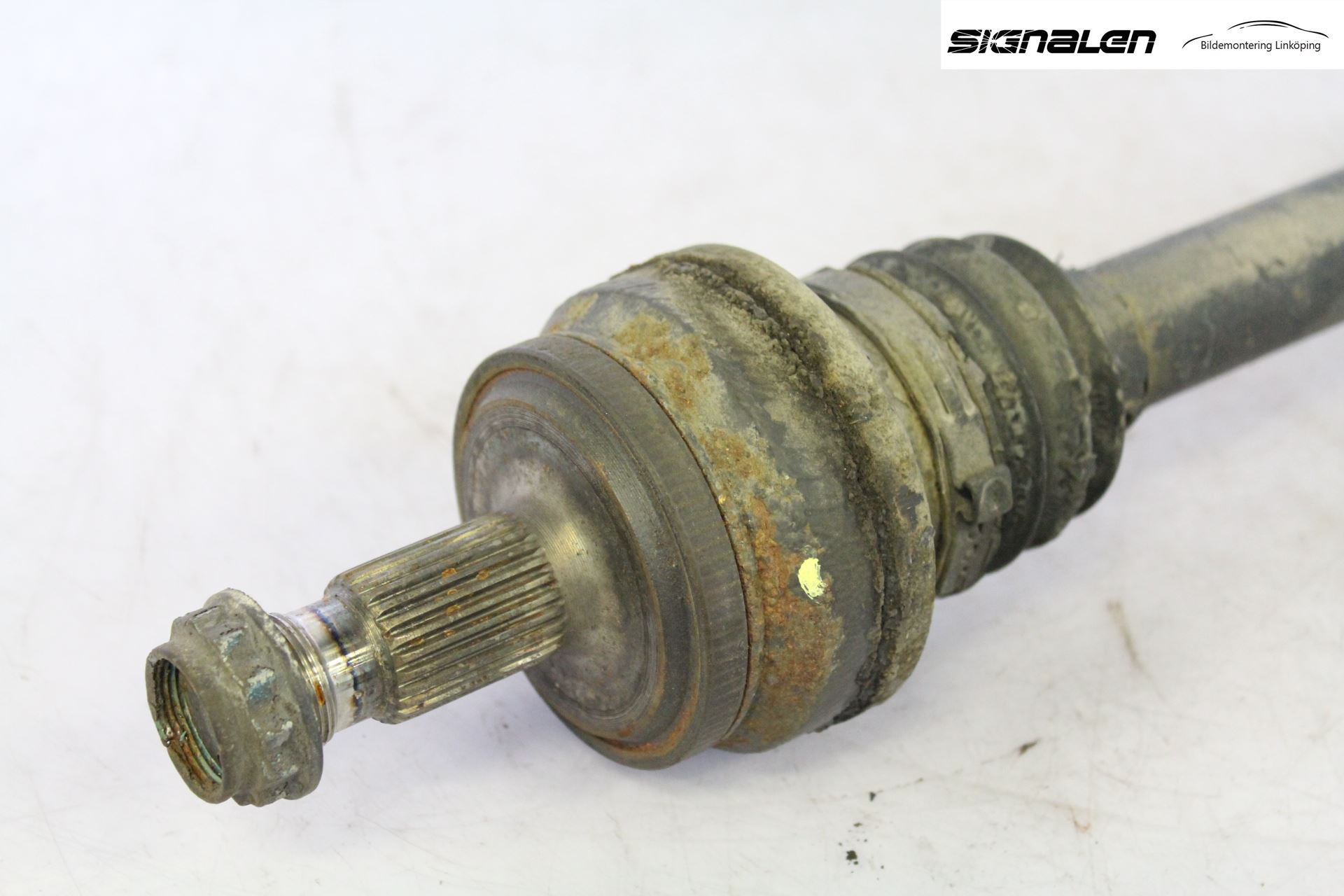 Mercedes-Benz MB C-KLASS (W204) 07-15 Drivaxel Bak Vänster