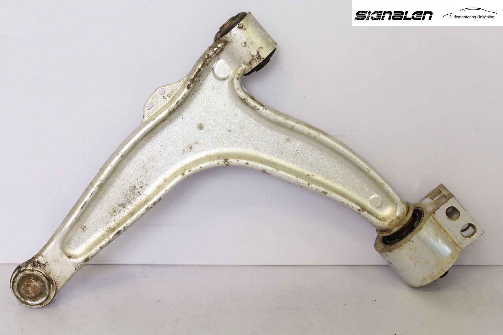 Saab 9-3 VER 2 Bärarm Fram Undre Hö