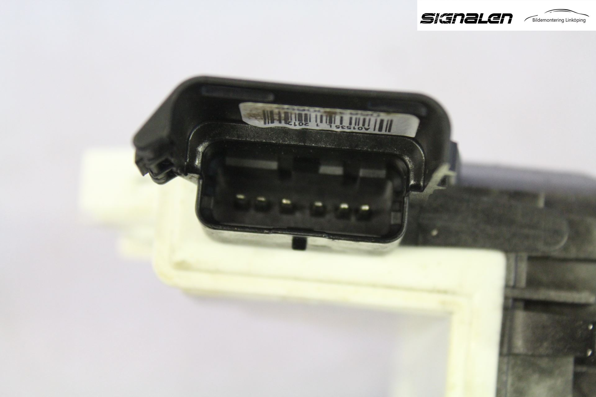 Peugeot PARTNER 08-15 Låskista-Dörrlås