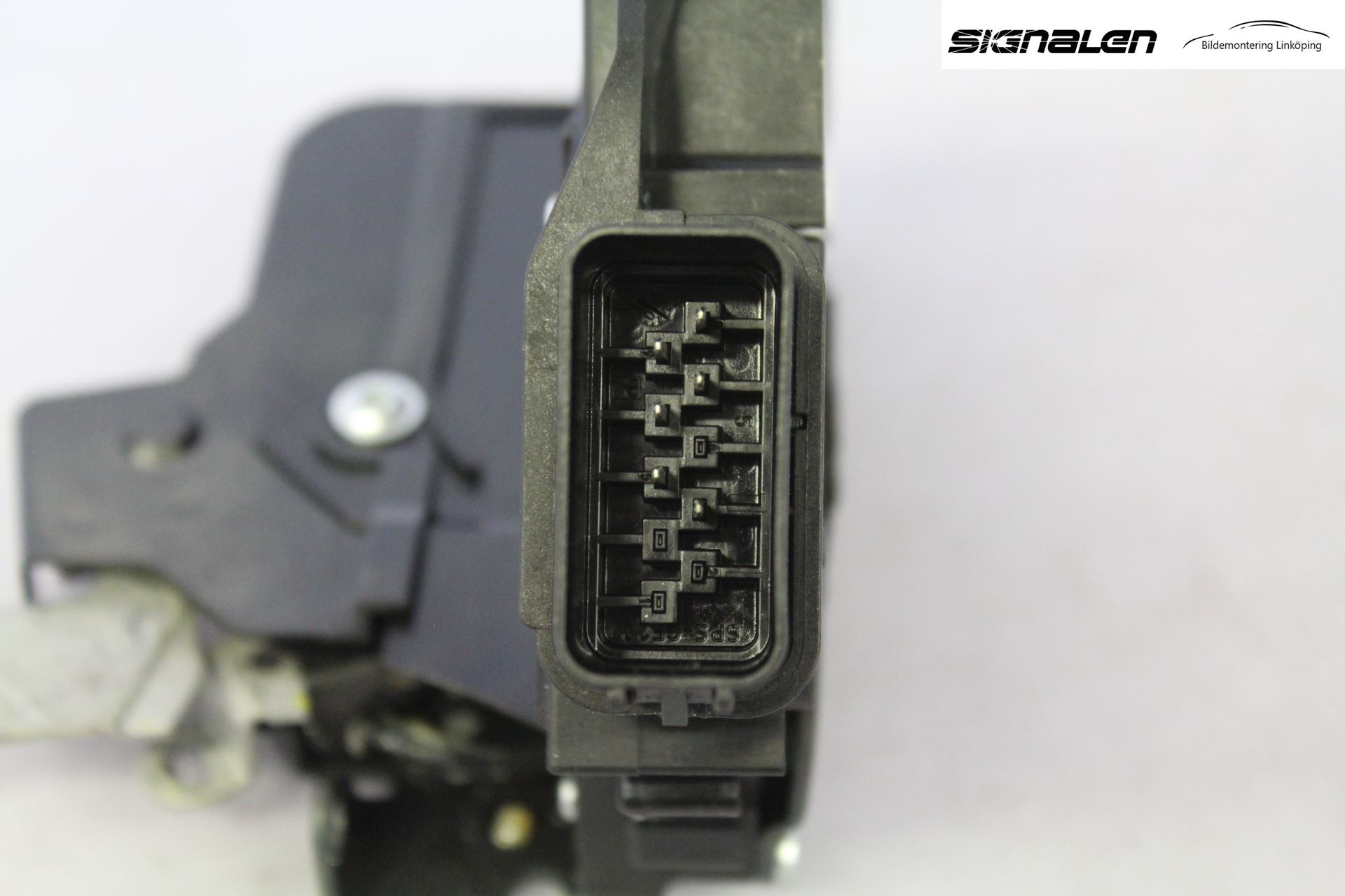 Ford FOCUS     04-07 Låskista-Dörrlås