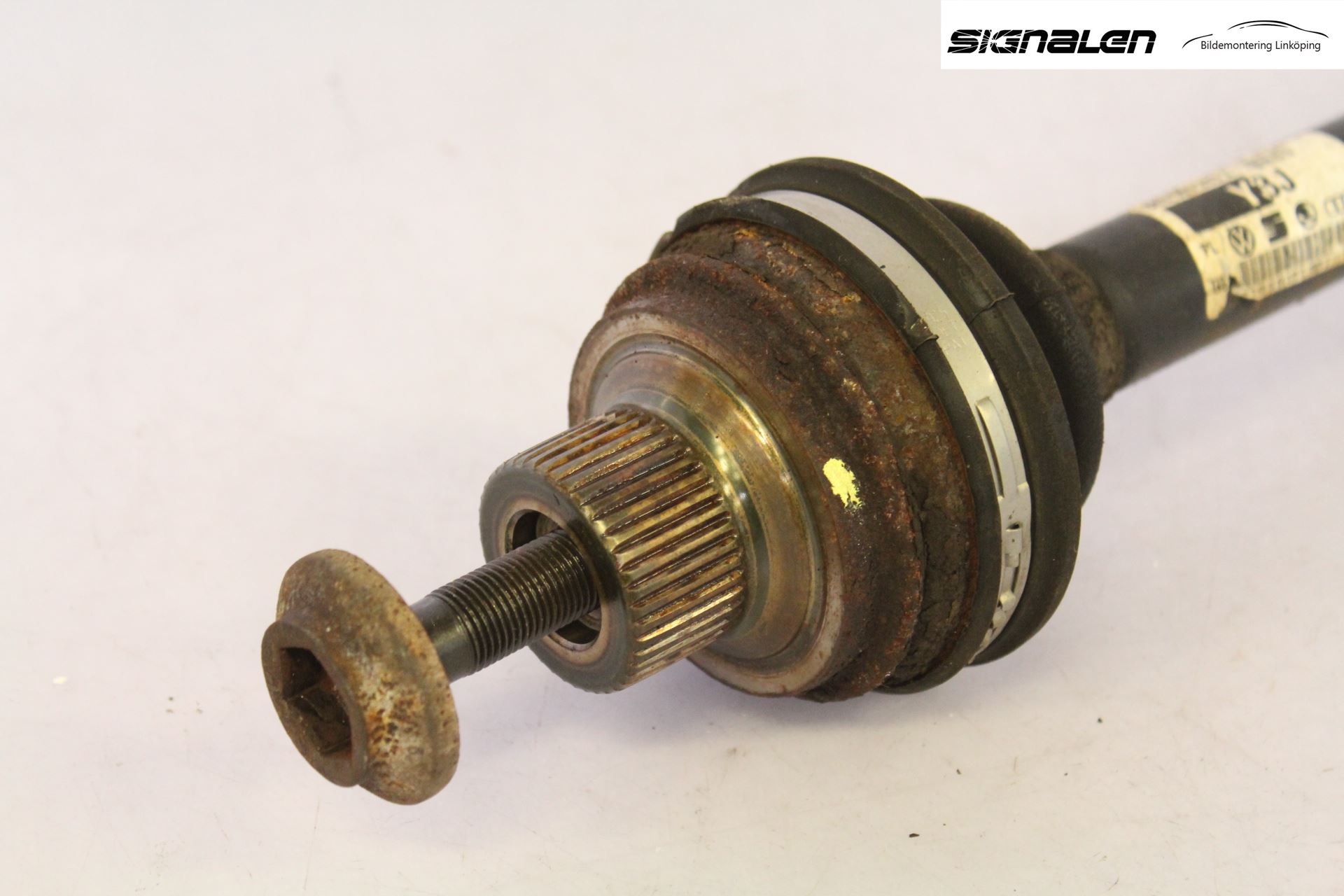 Audi A4/S4 08-11 Drivaxel Bak Vänster