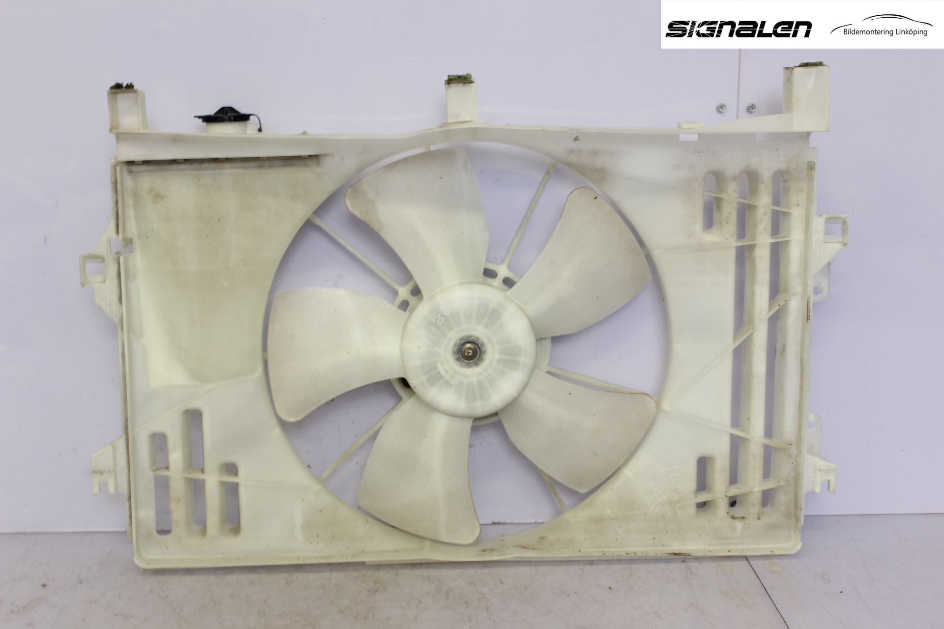 Toyota COROLLA 02-07 Kylfläkt El