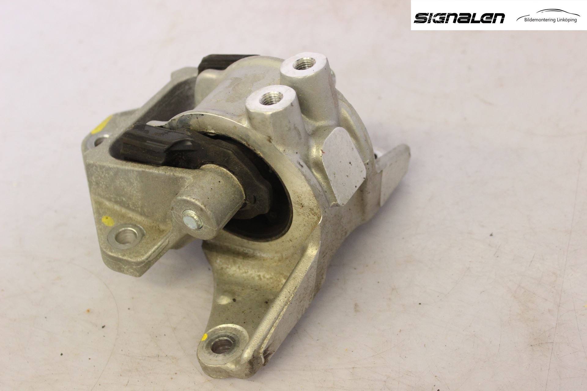 Suzuki SX4 S-CROSS 14-21 Motorfäste