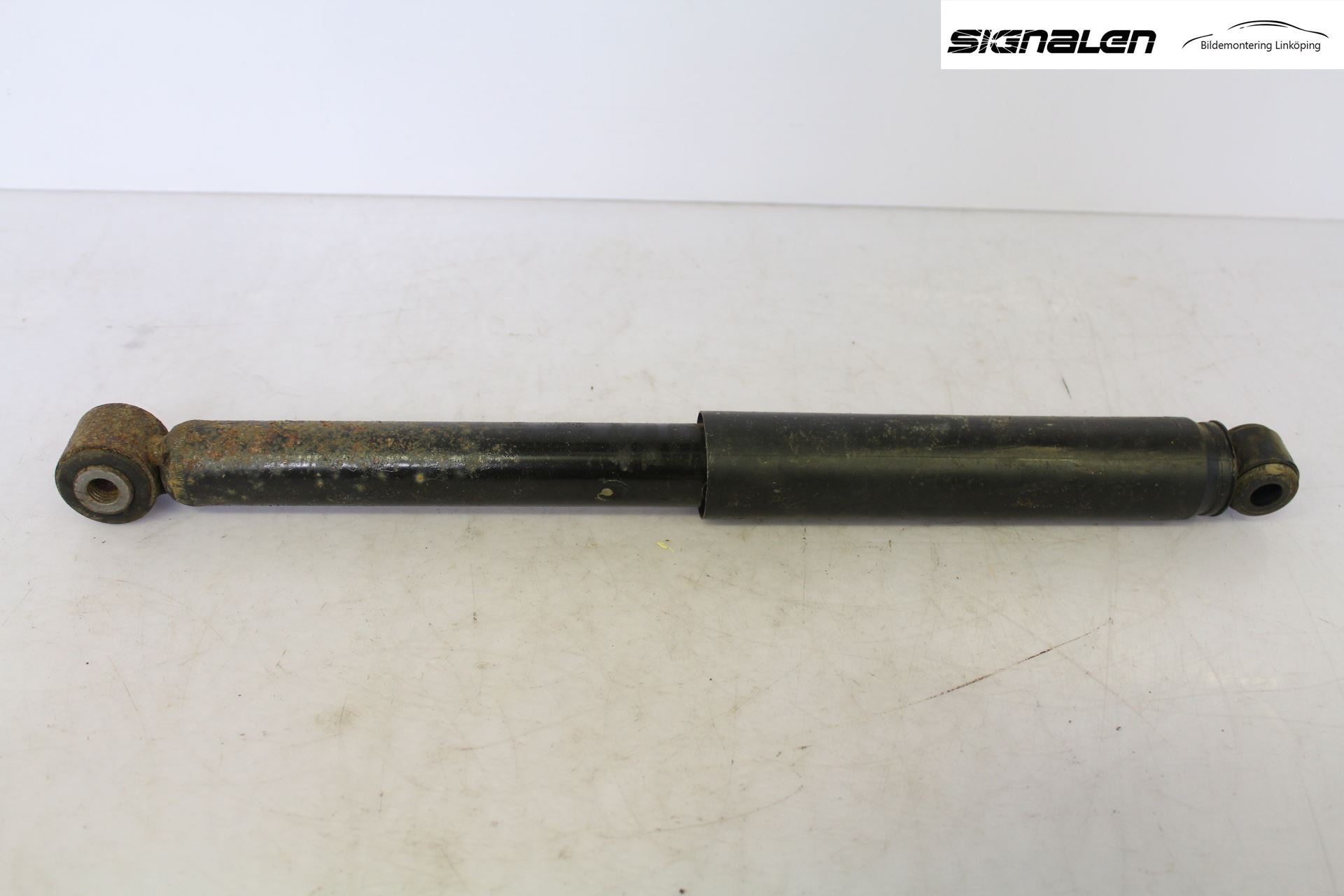 Nissan NAVARA 05-16 Stötdämpare Bak