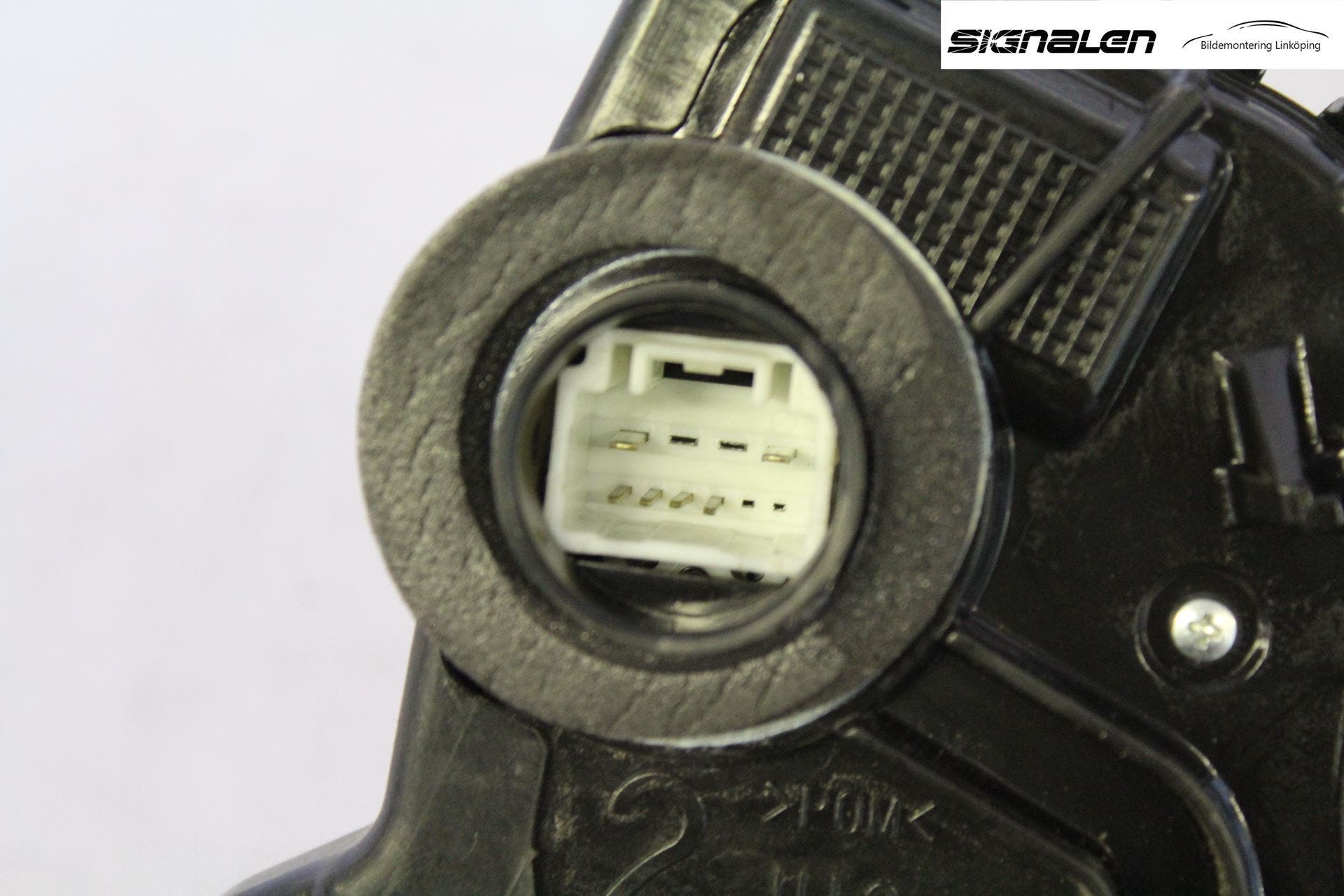 Toyota AURIS 07-09 Låskista-Dörrlås