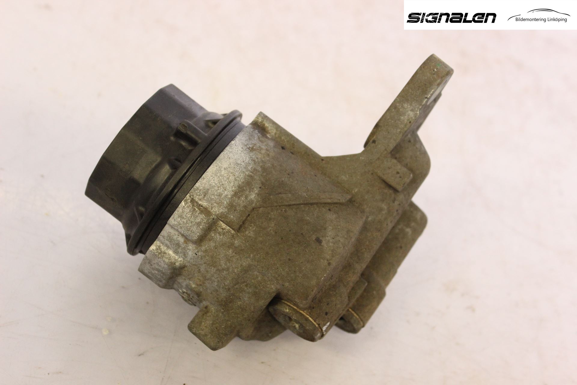 Toyota VERSO 09-18 Oljefilterhållare