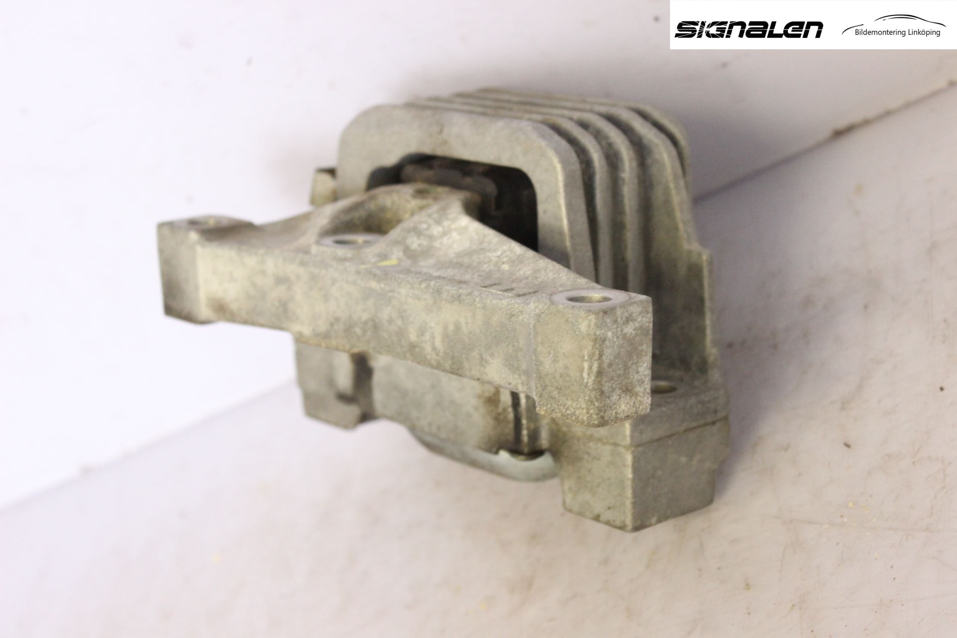 Peugeot 207 Motorfäste