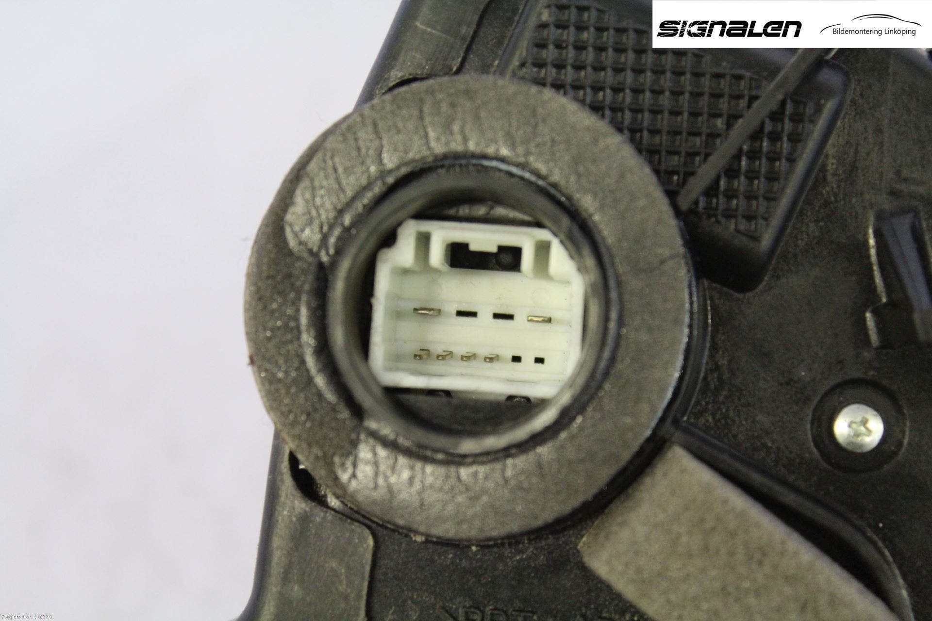 Toyota AVENSIS 07-08 Låskista-Dörrlås