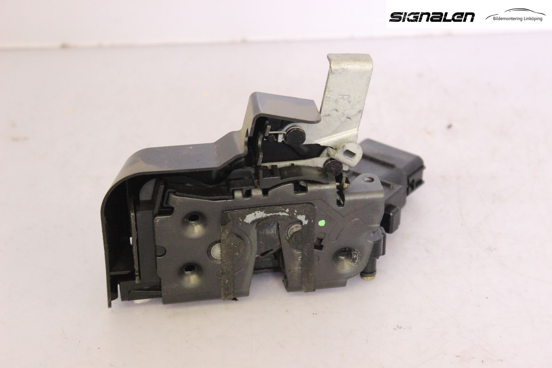 Ford FOCUS     04-07 Låskista-Dörrlås