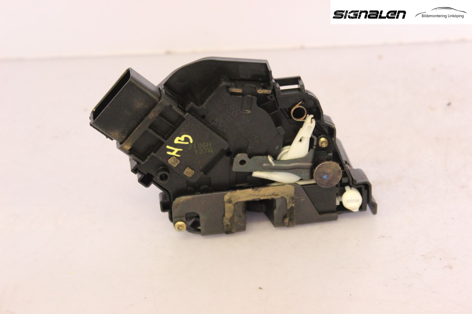 Ford FOCUS     04-07 Låskista-Dörrlås