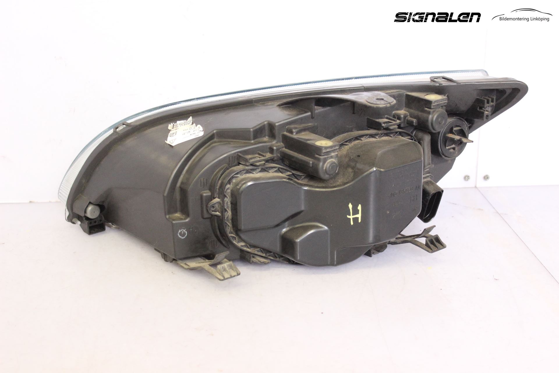 Ford FOCUS     04-07 Strålkastare Höger