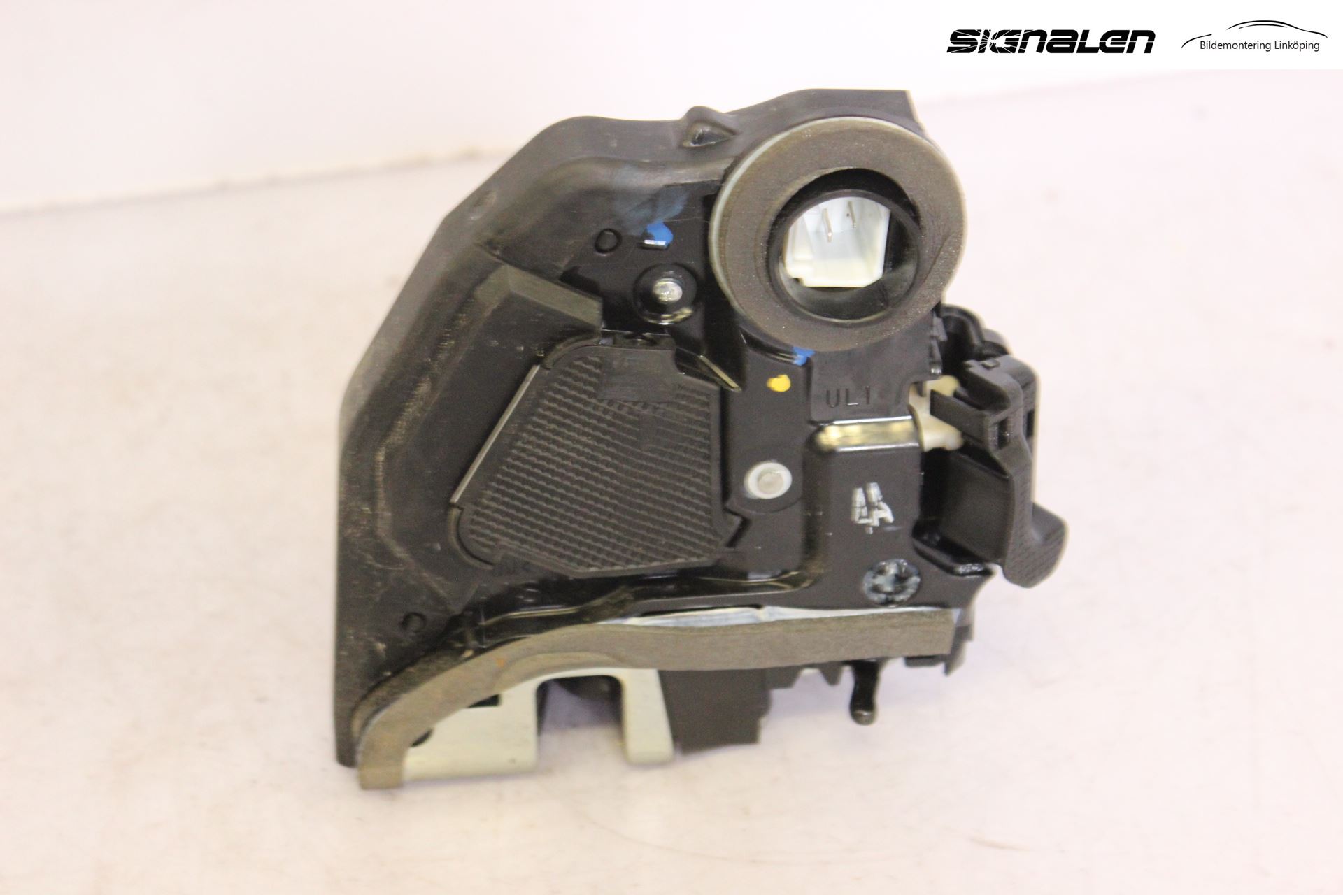 Toyota VERSO 09-18 Låskista-Dörrlås