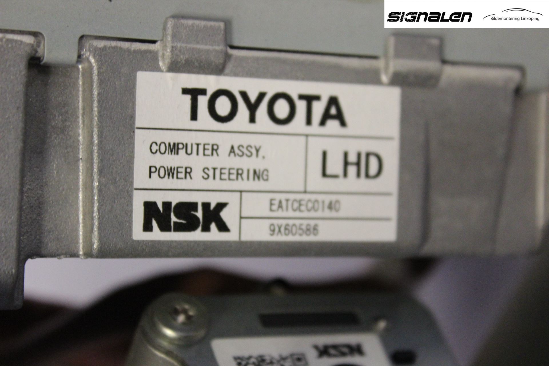 Toyota VERSO 09-18 Rattaxelagg Med Inb Servo
