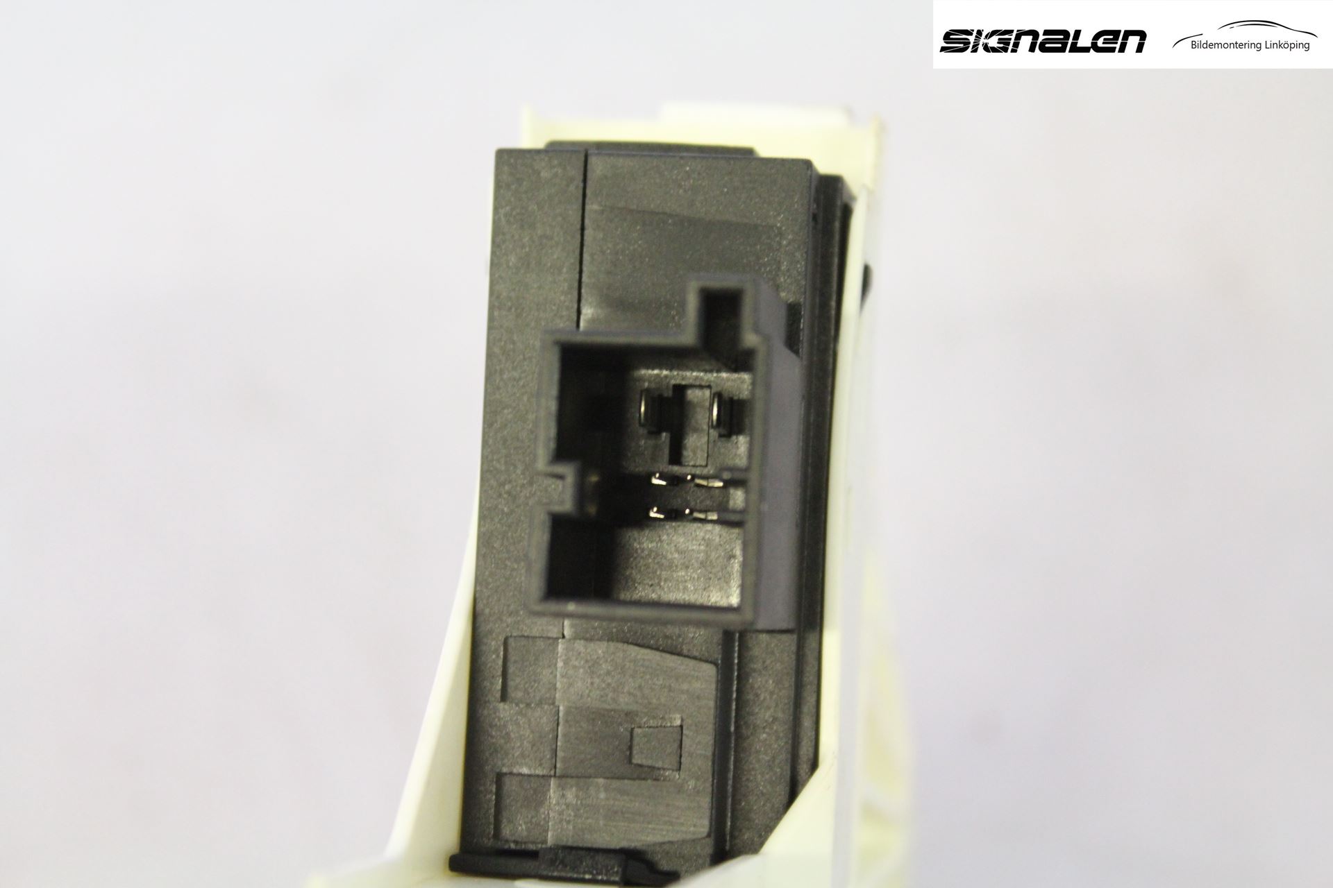 Audi A6/S6     05-11 Fönsterhissmotor