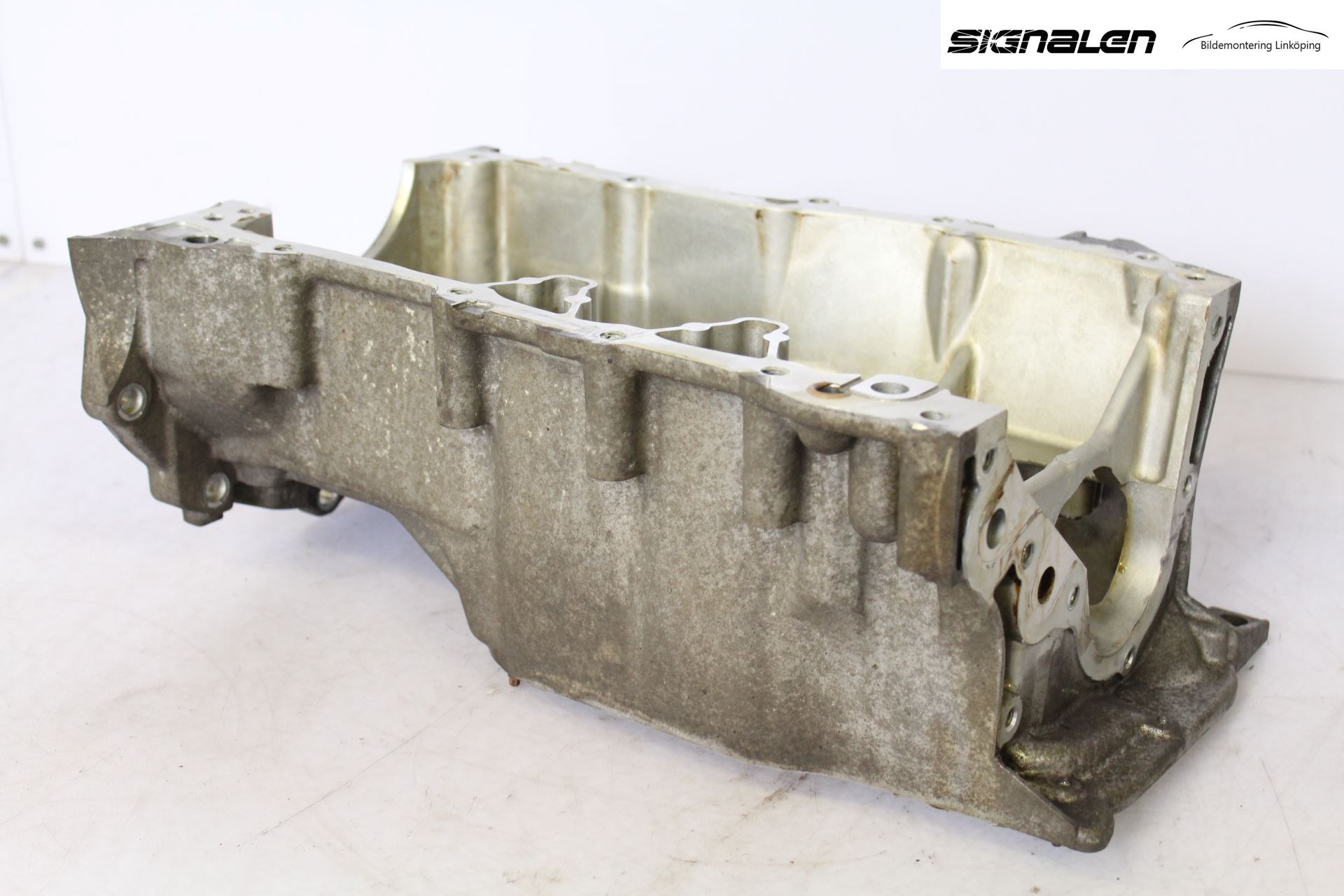 Toyota AURIS 07-09 Oljetråg