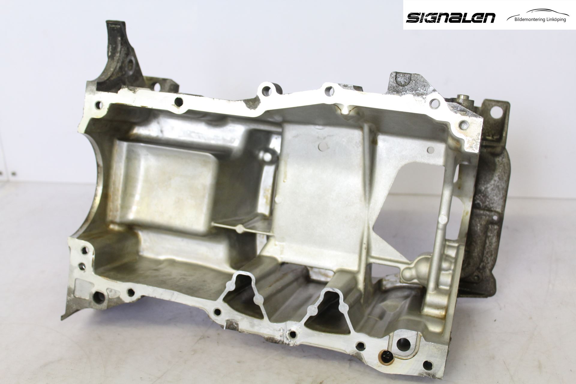 Toyota AURIS 07-09 Oljetråg