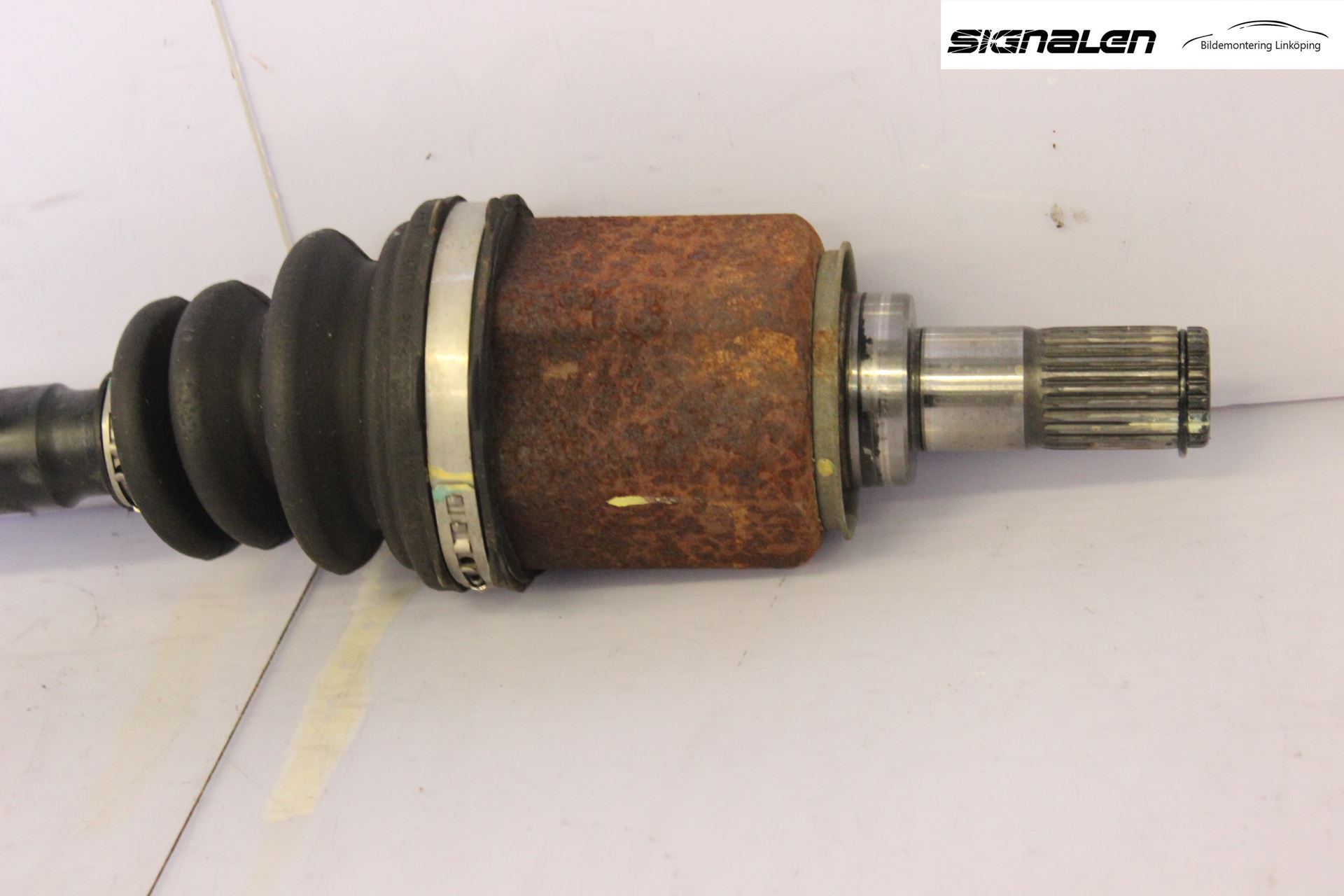 Kia CEED 06-12 Drivaxel Fram Höger