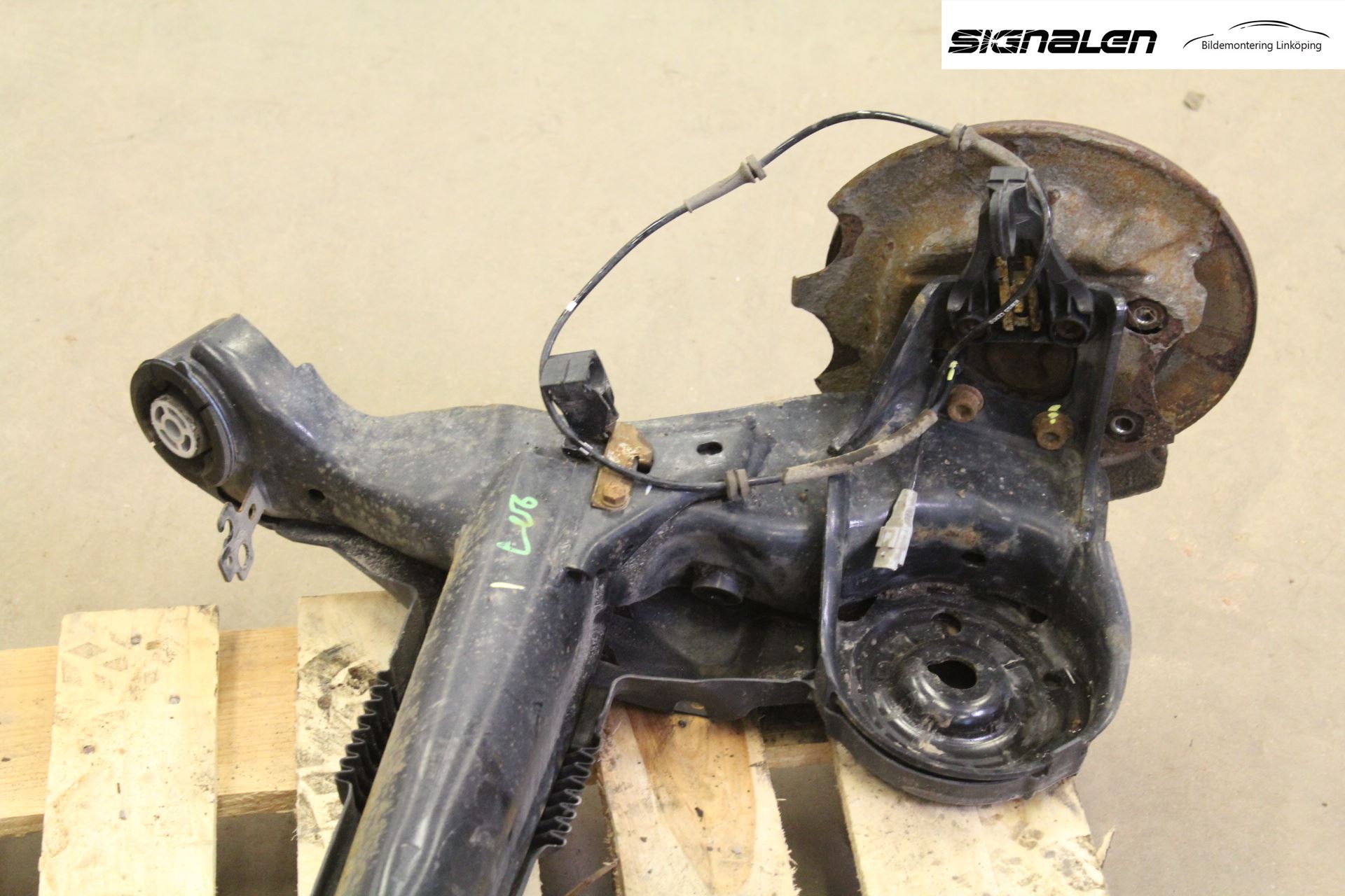 Peugeot PARTNER 08-15 Bakaxel