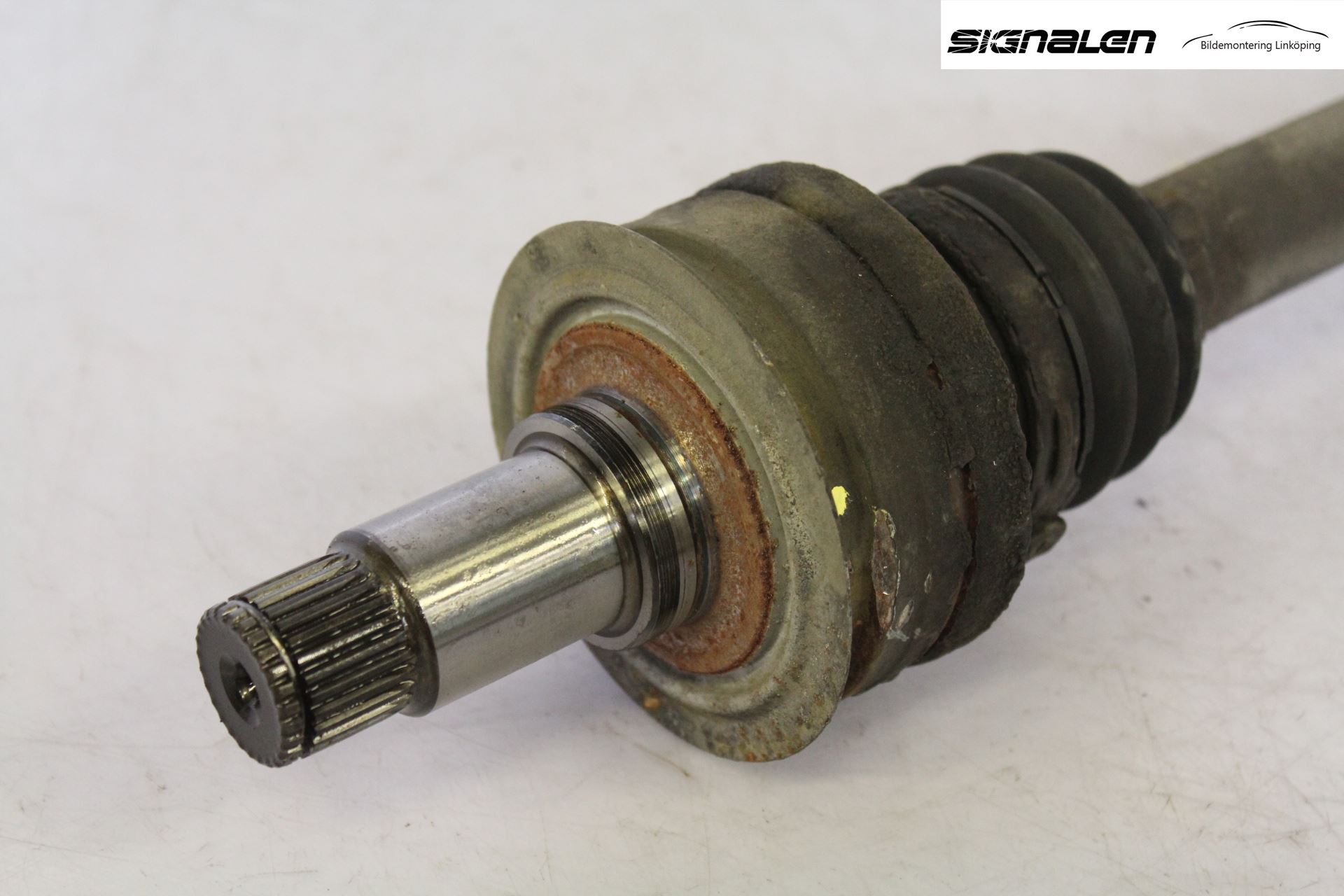 Mercedes-Benz MB C-KLASS (W204) 07-15 Drivaxel Bak Höger