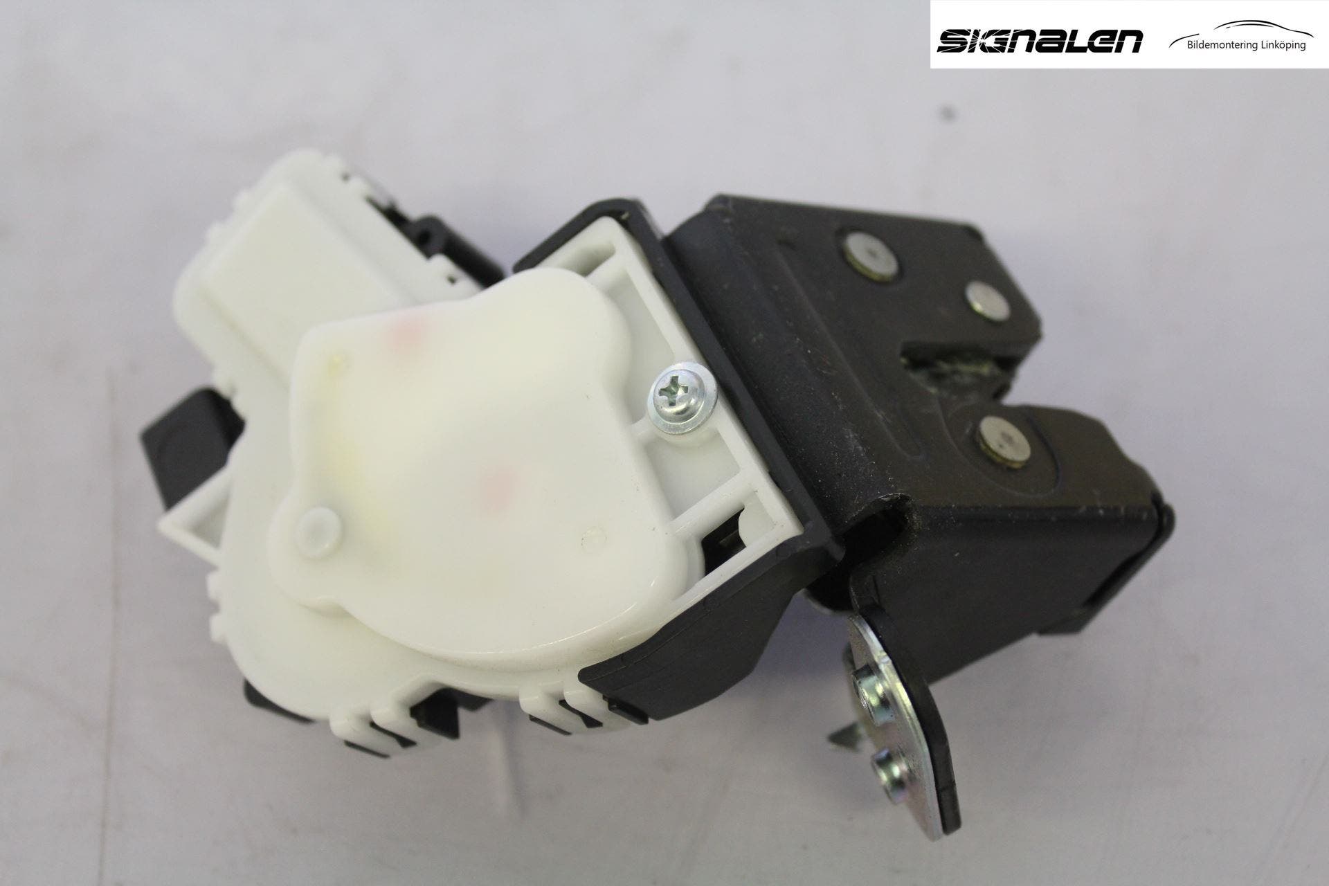 Mazda 3 II 09-13 Låskista Baklucka