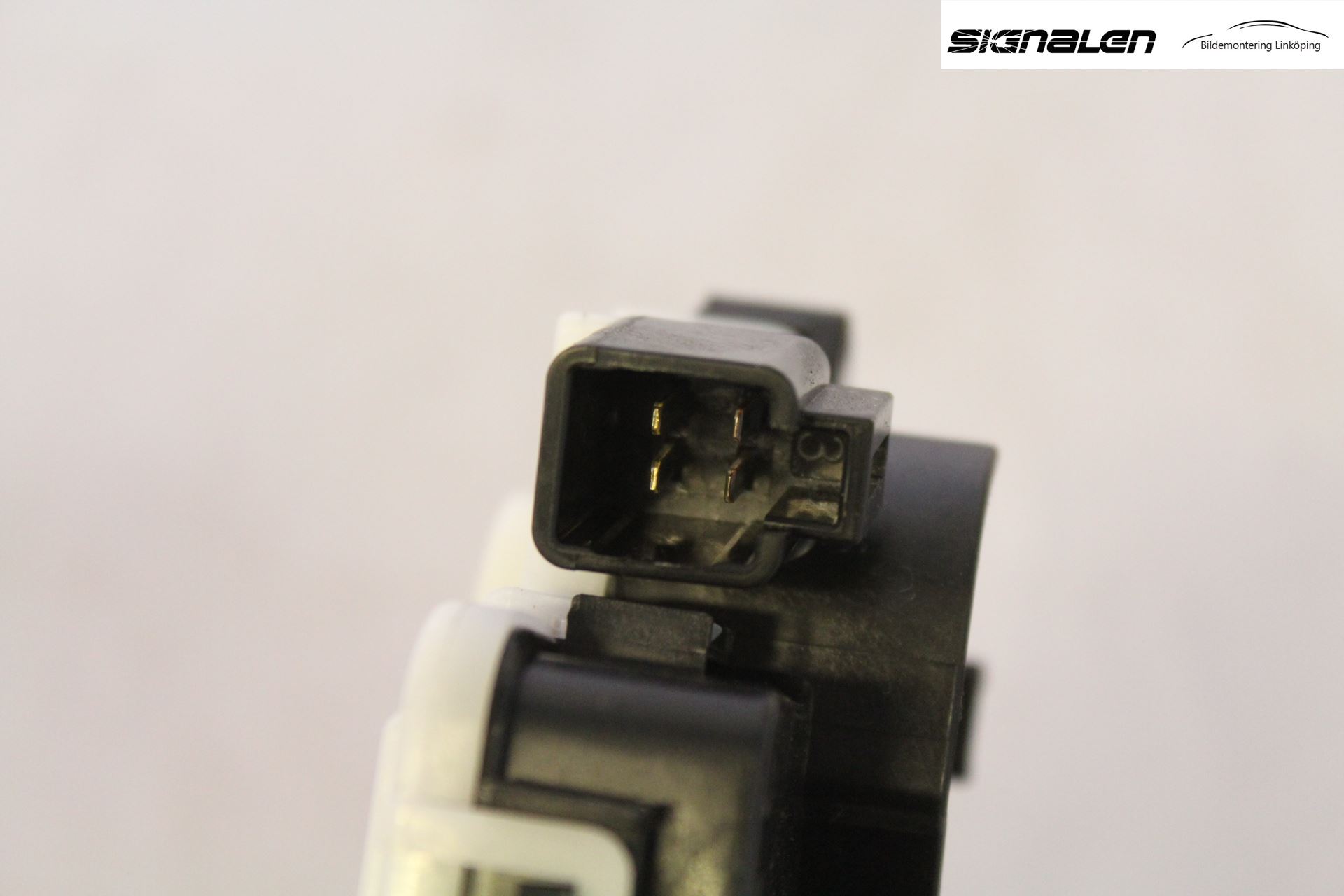 Mazda 3 II 09-13 Låskista Baklucka