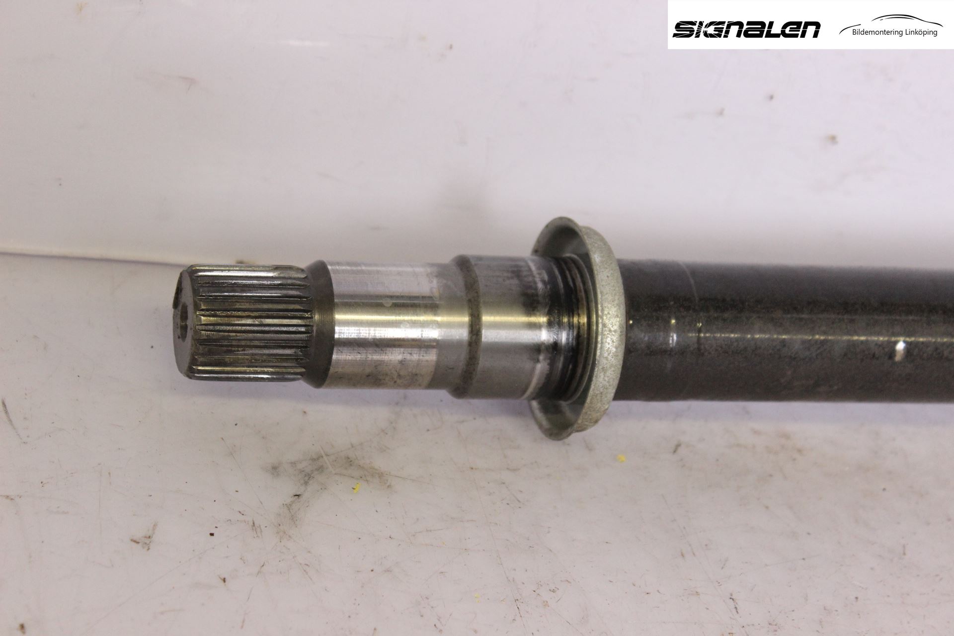 Toyota AVENSIS 09-15 Drivaxel Fram Höger