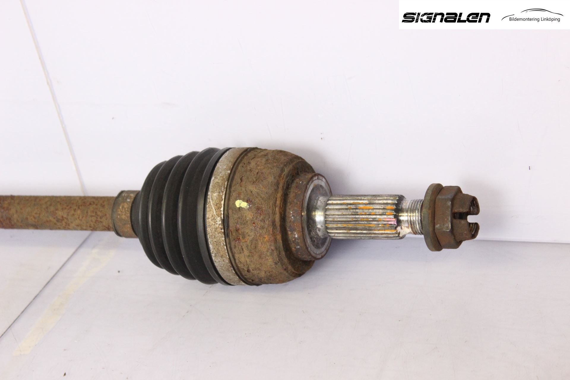 Renault CLIO III  09-12 Drivaxel Fram Höger