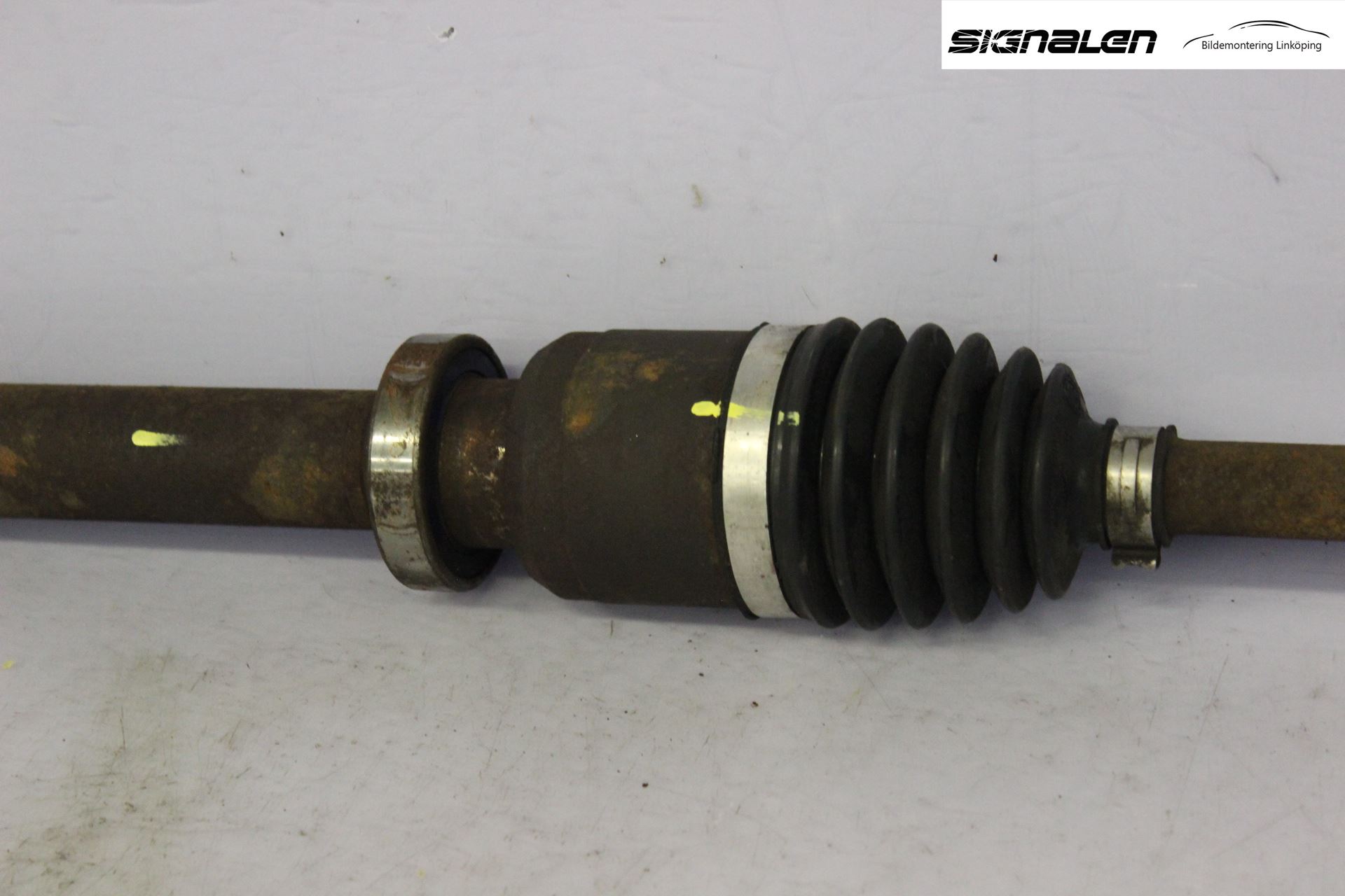 Renault CLIO III  09-12 Drivaxel Fram Höger