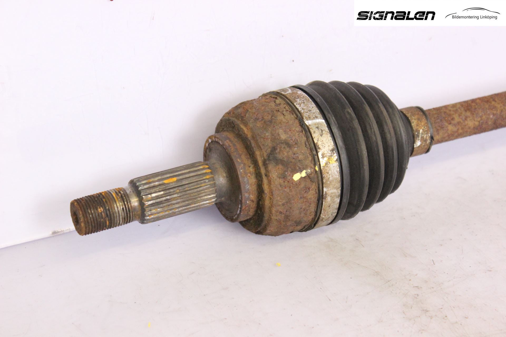 Renault CLIO III  09-12 Drivaxel Fram Vänster