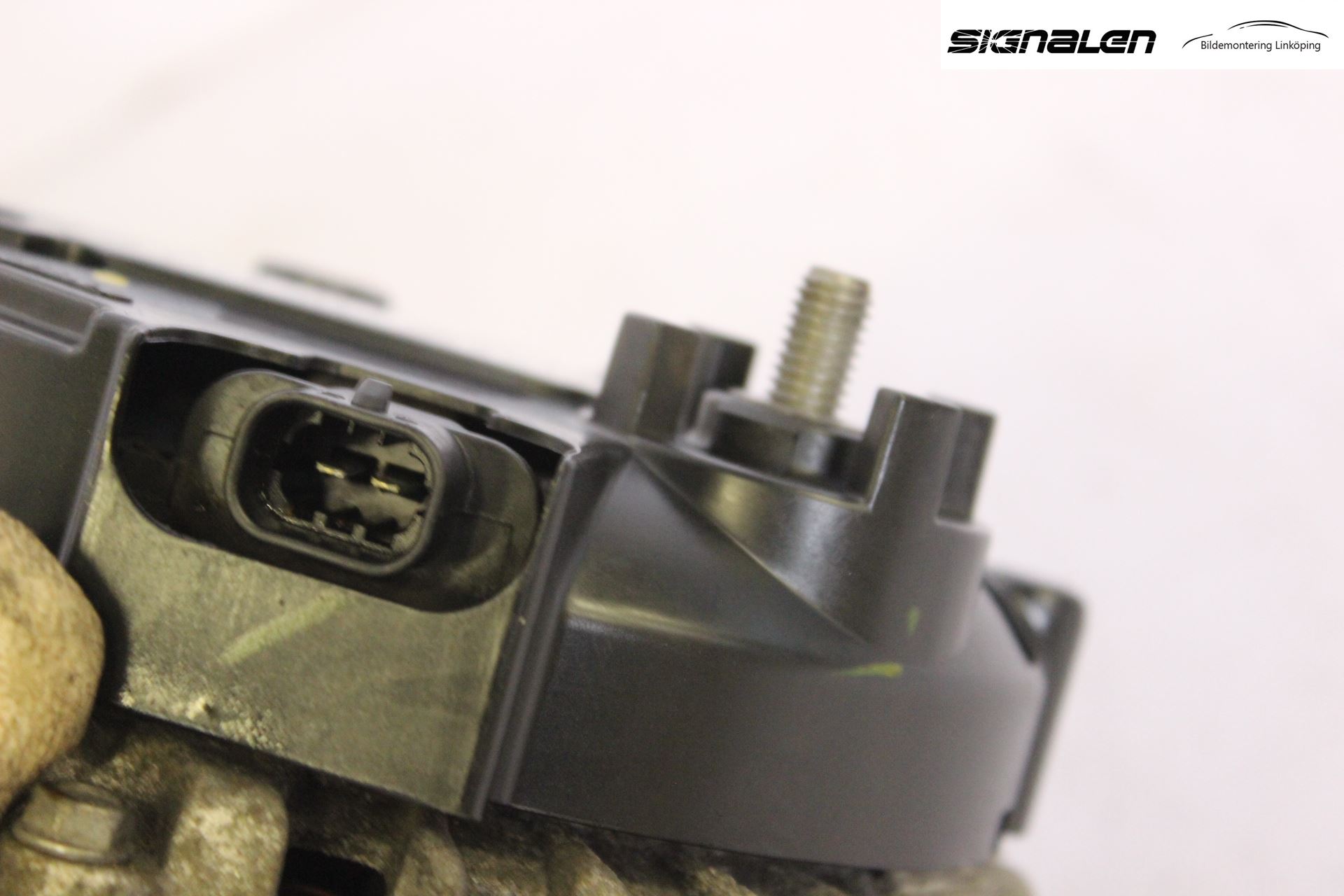 Opel CORSA D 07-14 Generator