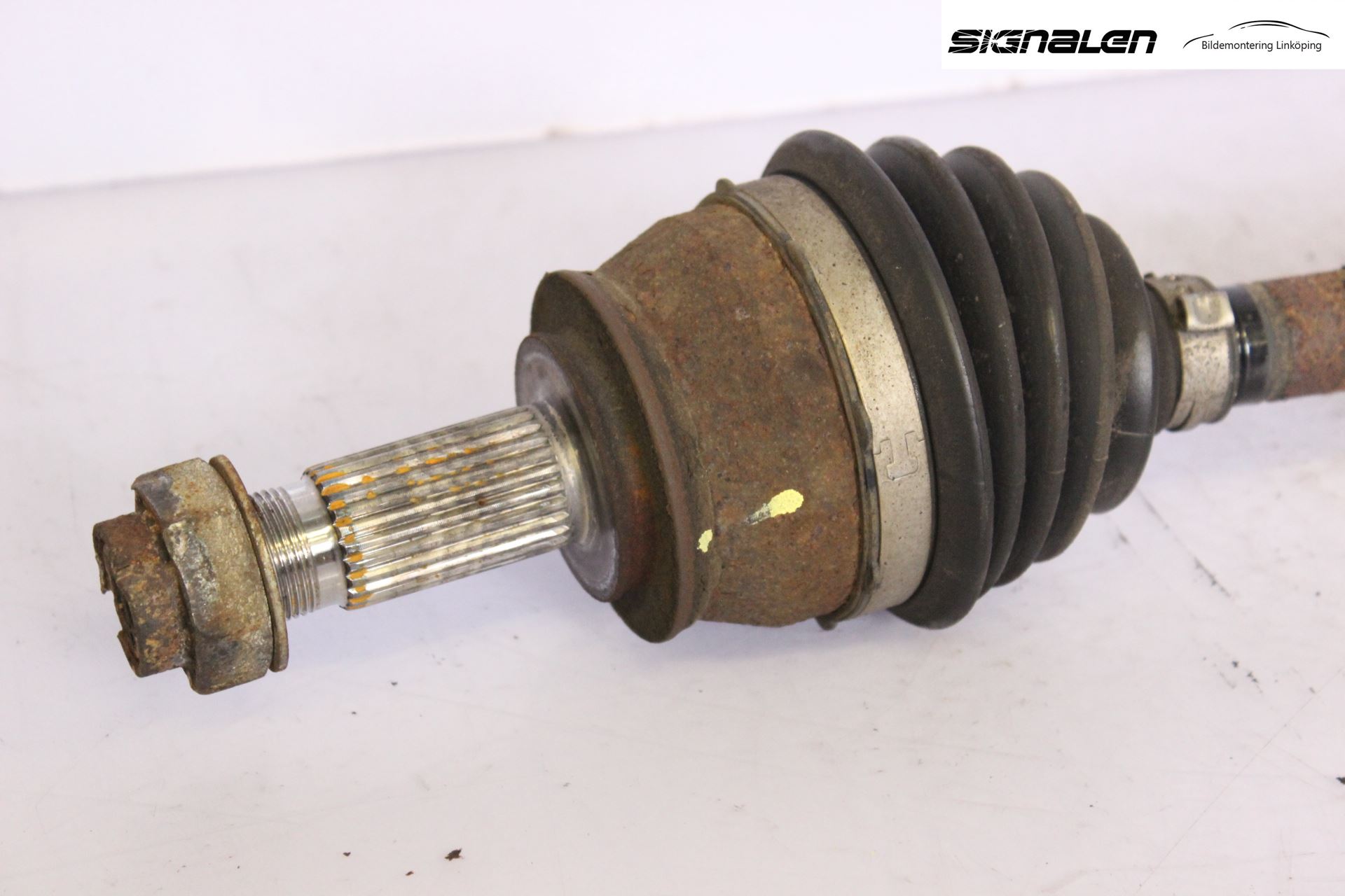 Opel CORSA D 07-14 Drivaxel Fram Vänster