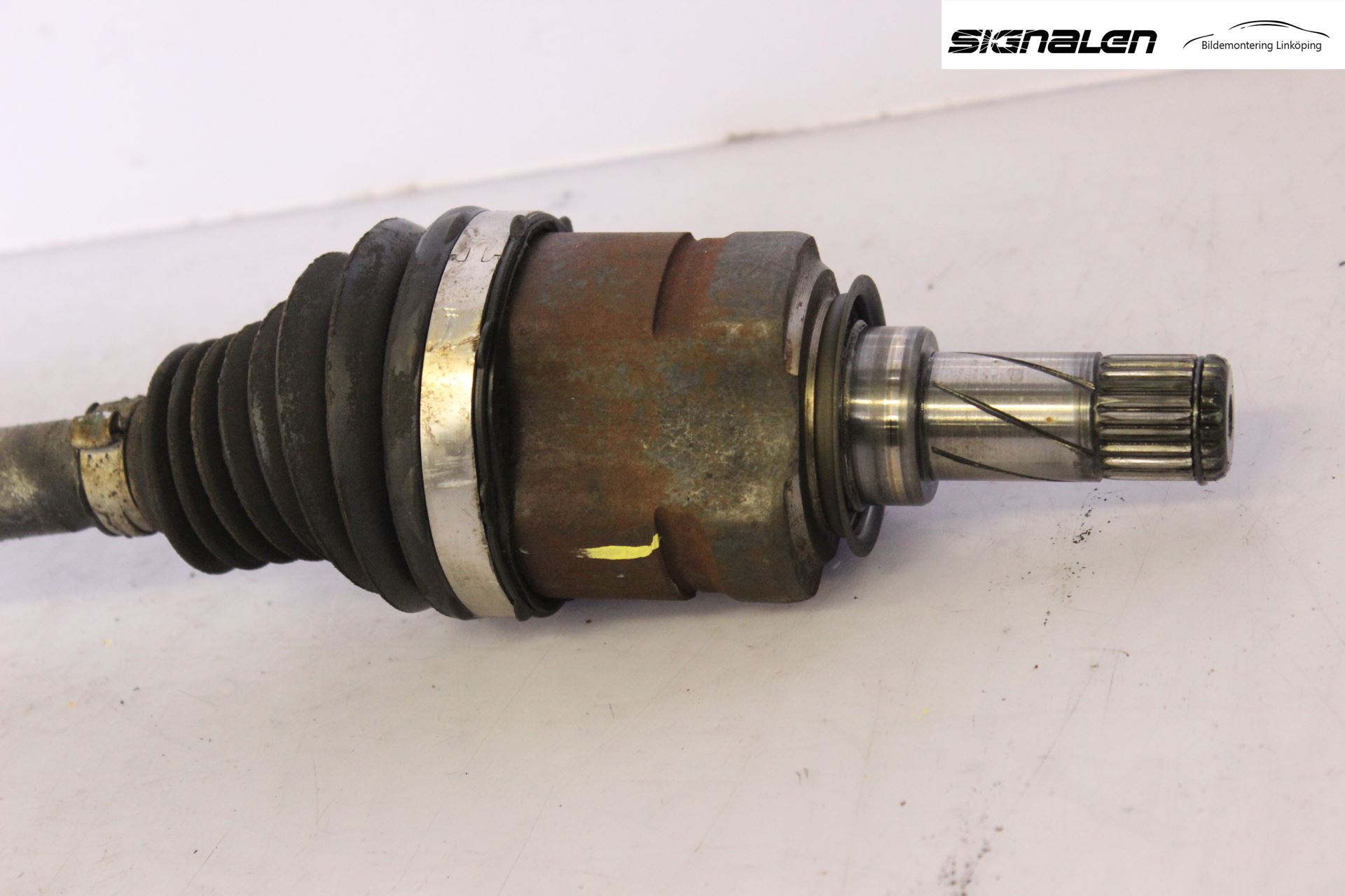 Opel CORSA D 07-14 Drivaxel Fram Vänster