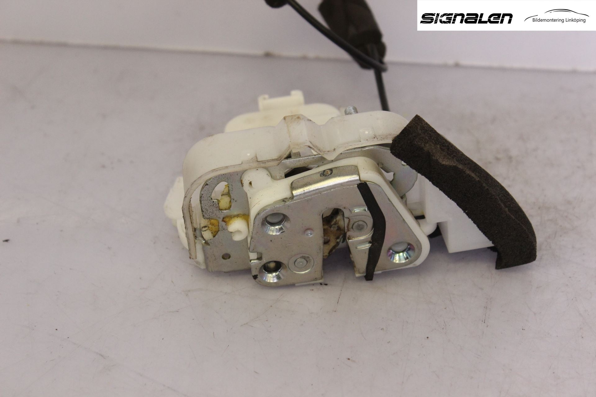 Subaru OUTBACK 10-15 Låskista-Dörrlås