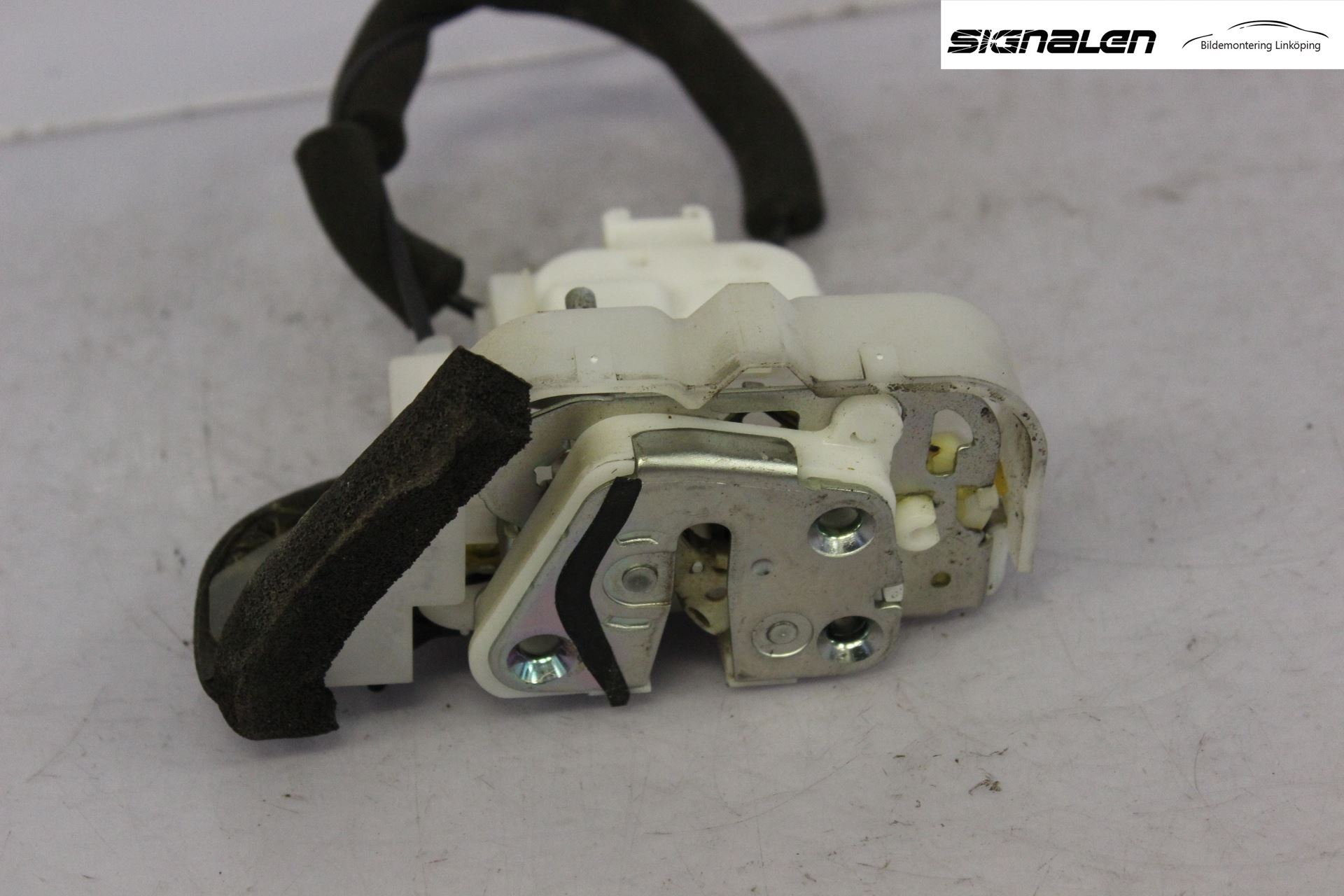 Subaru OUTBACK 10-15 Låskista-Dörrlås