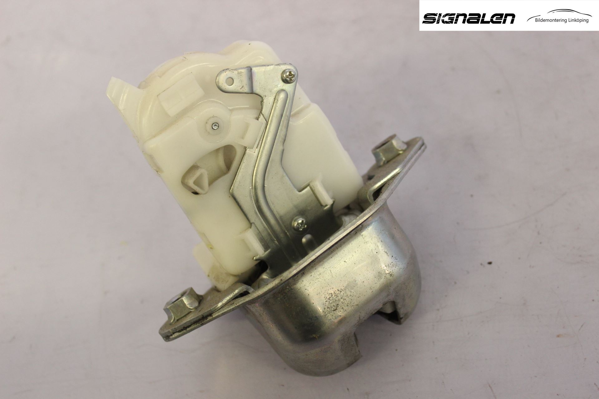 Subaru OUTBACK 10-15 Låskista Baklucka