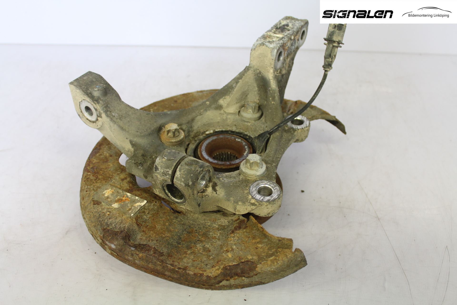 Saab 9-3 VER2/VER3 08-15 Styrspindel Lagerhus Vä