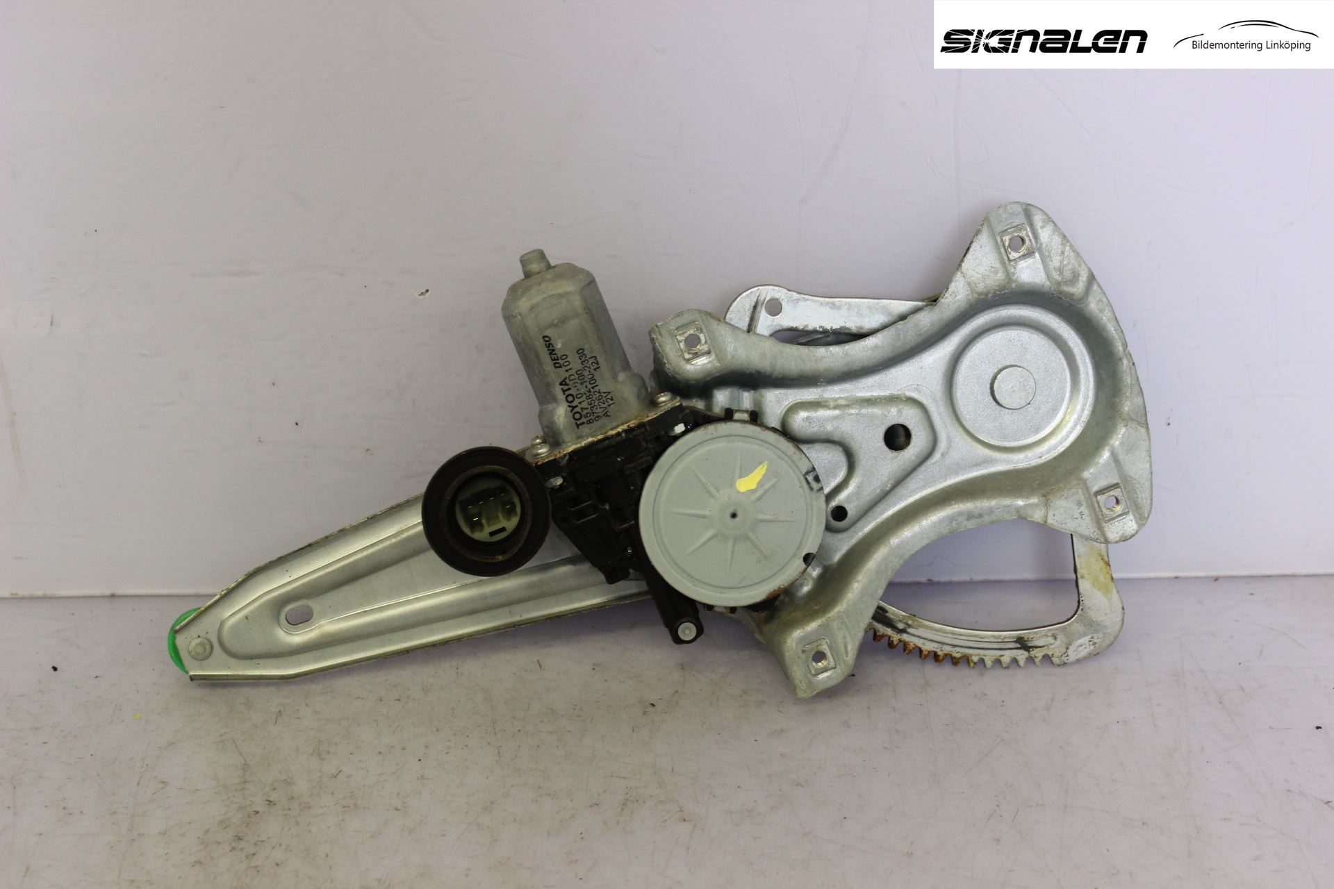 Toyota AURIS 07-09 Låskista-Dörrlås