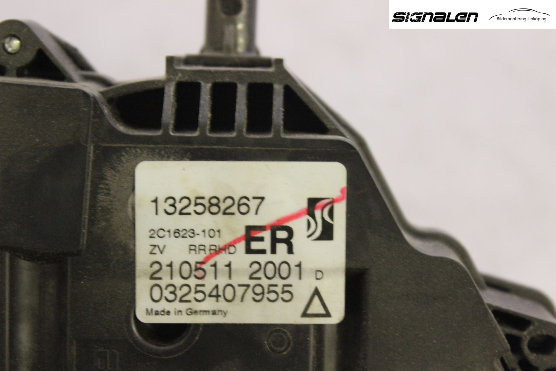 Opel CORSA D 07-14 Låskista-Dörrlås