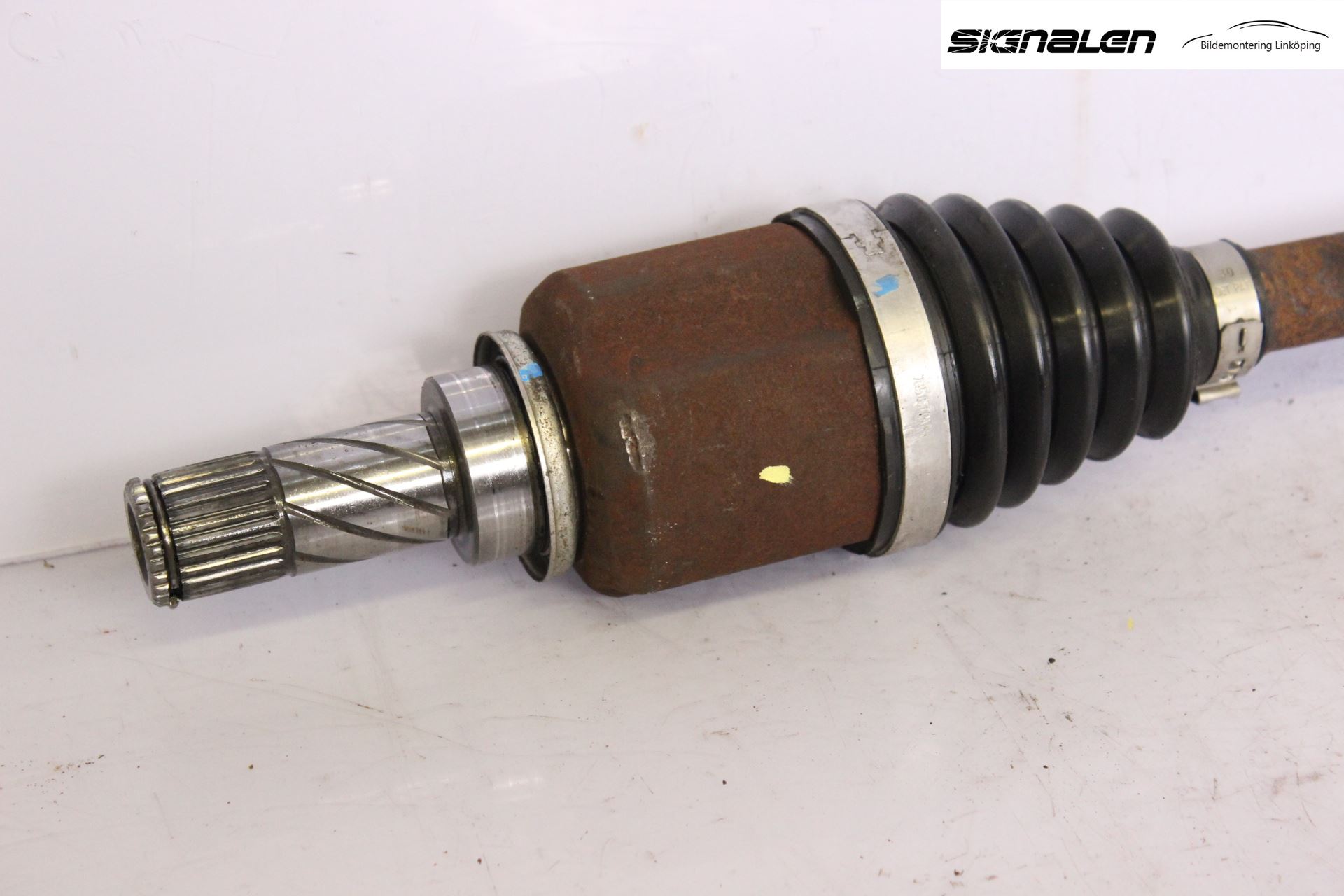 Renault CLIO III  09-12 Drivaxel Fram Vänster