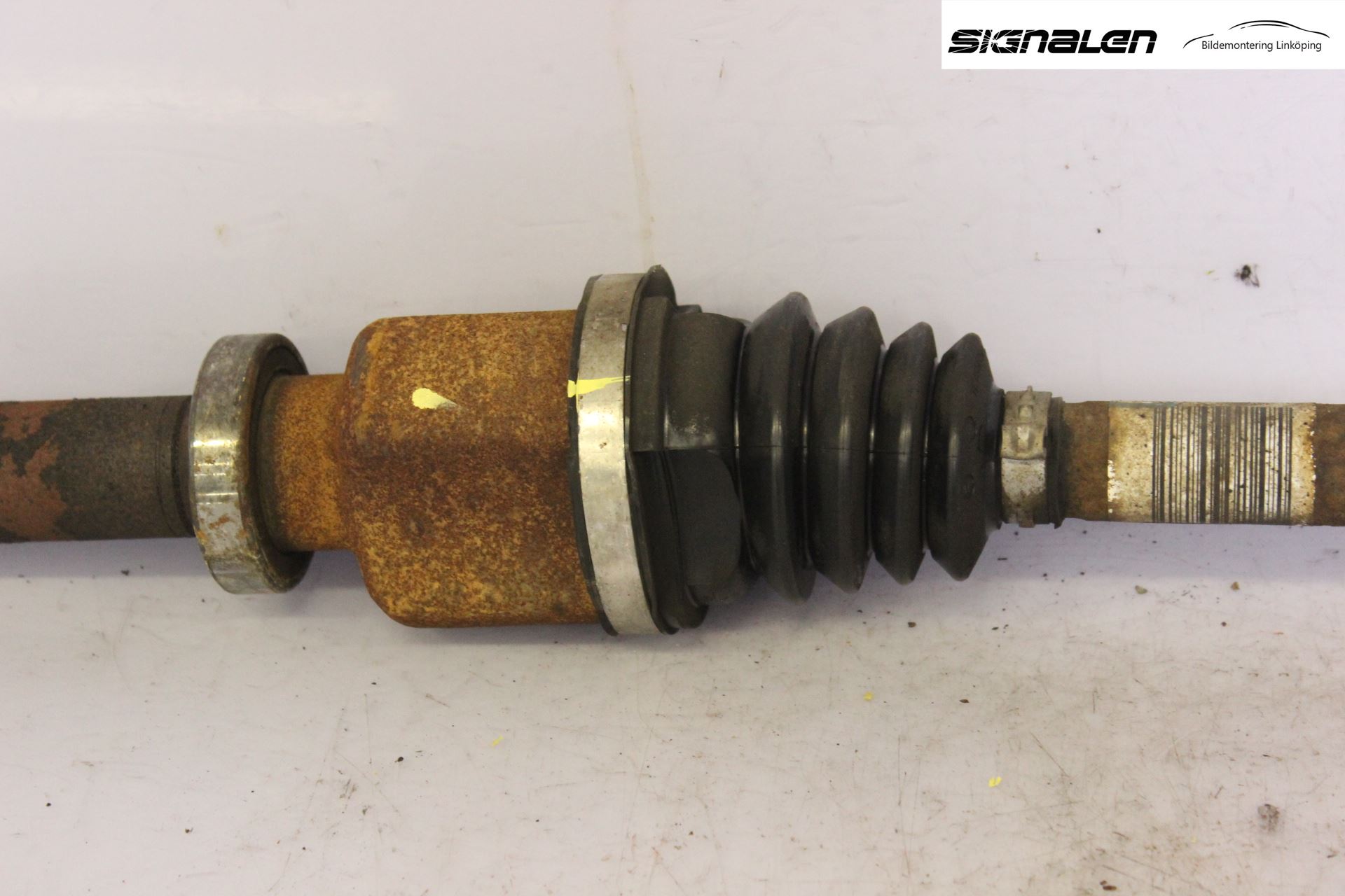 Renault CLIO III  09-12 Drivaxel Fram Höger