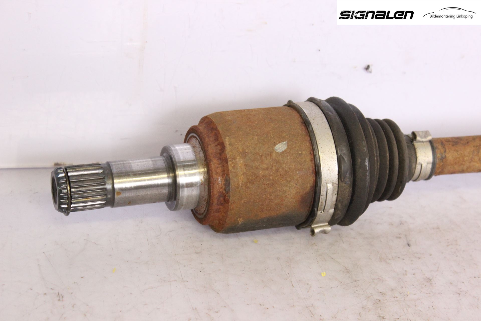 Ford KA 09-16 Drivaxel Fram Vänster