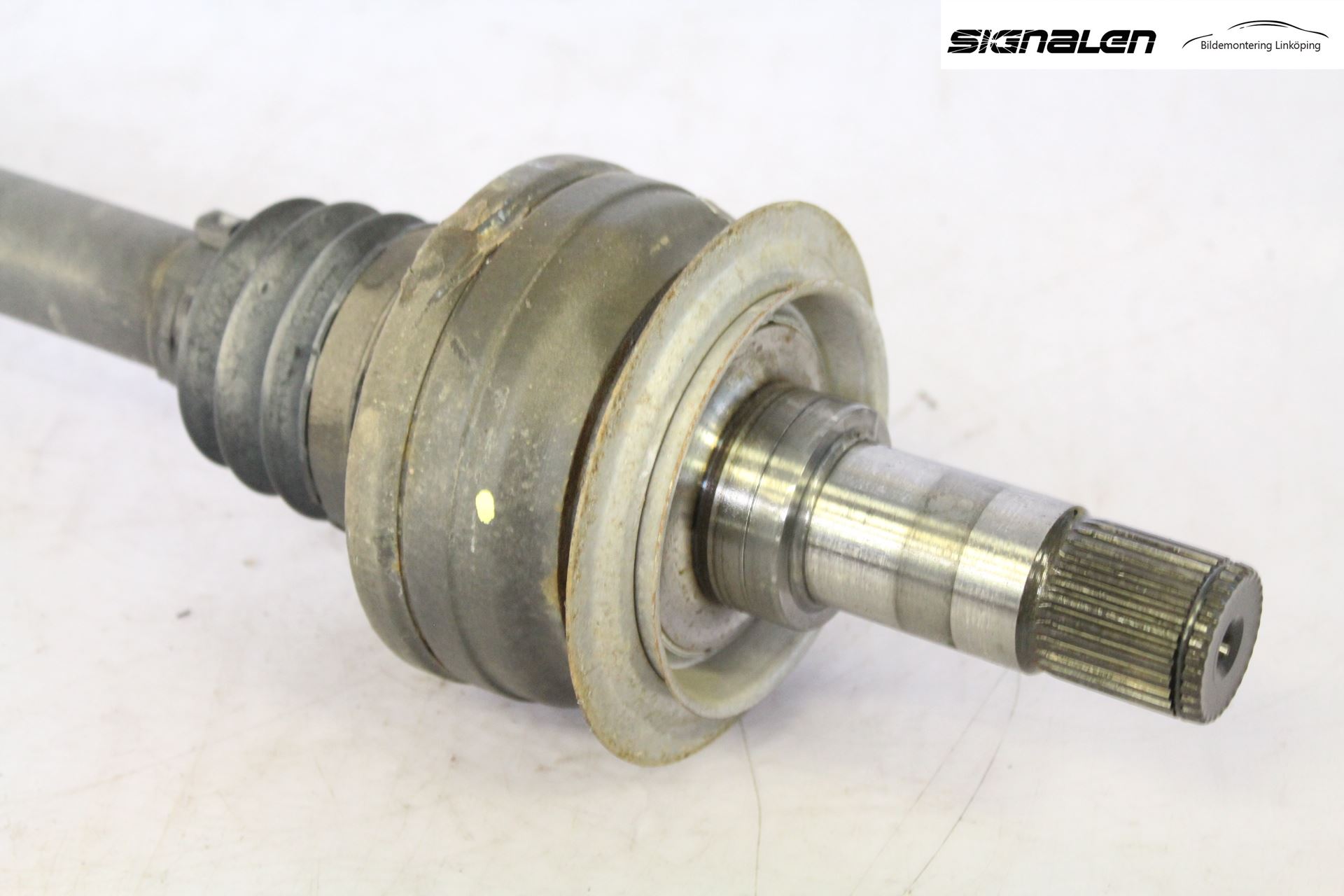 Mercedes-Benz MB E-KLASS (W212) 09-16 Drivaxel Bak Vänster