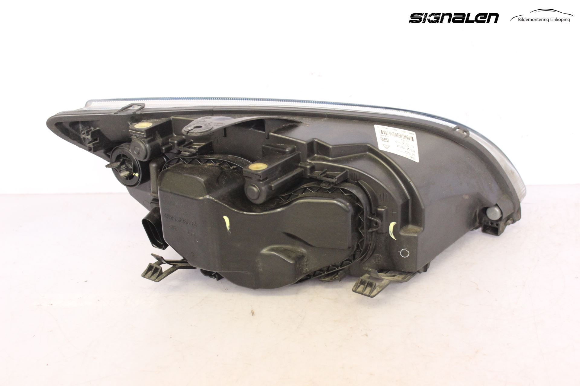 Ford FOCUS     04-07 Strålkastare Vänster