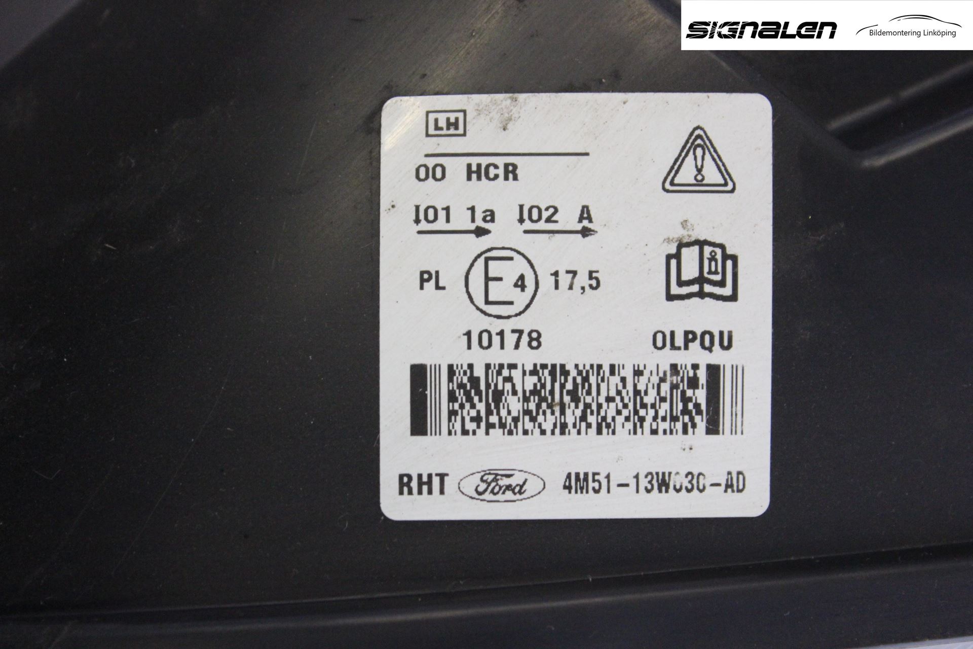 Ford FOCUS     04-07 Strålkastare Vänster
