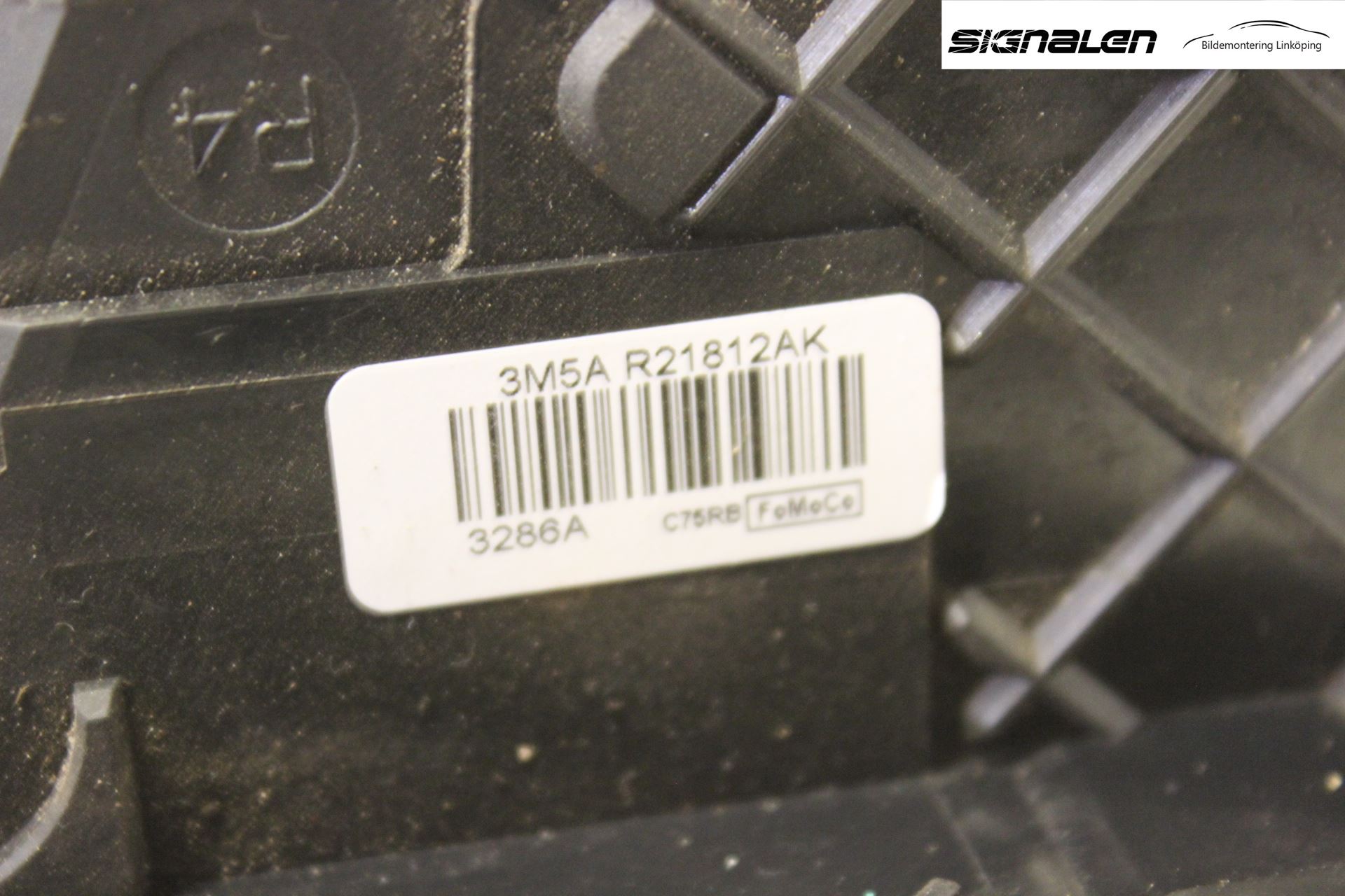 Ford FOCUS     04-07 Låskista-Dörrlås